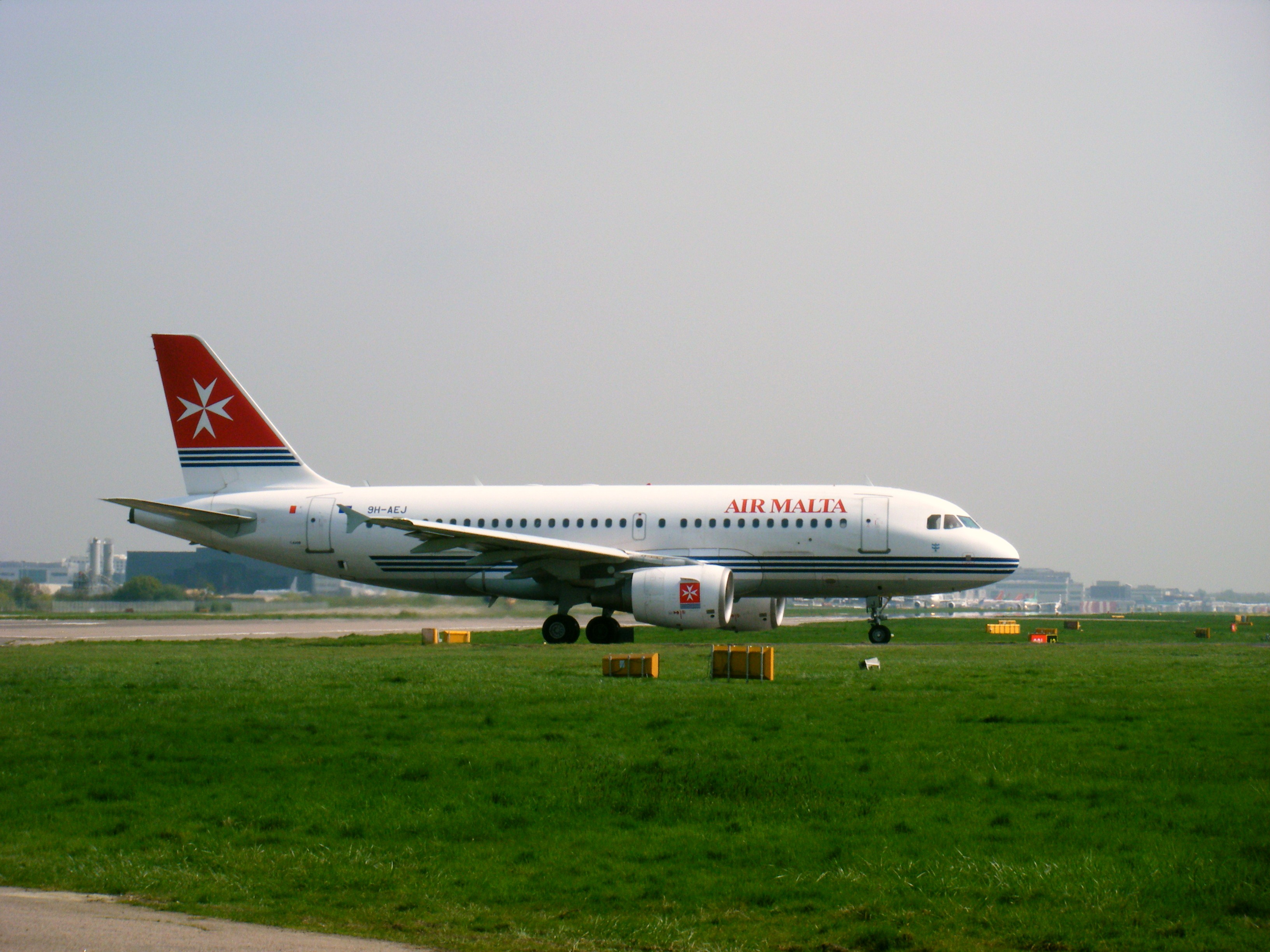 9H-AEJ/9HAEJ Air Malta Airbus A319-111 Photo by RJflyer - AVSpotters.com