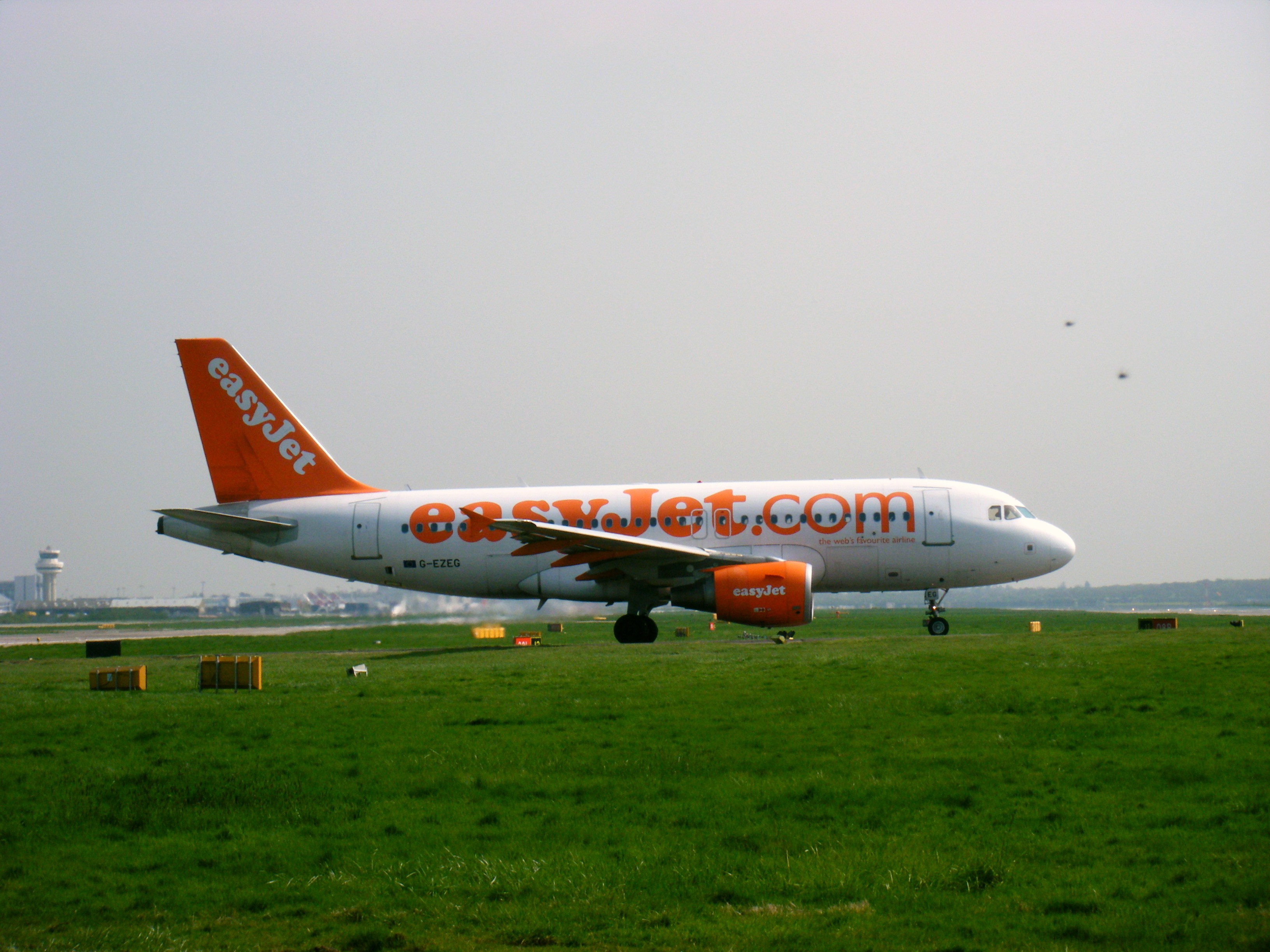 G-EZEG/GEZEG easyJet Airbus A319-111 Photo by RJflyer - AVSpotters.com