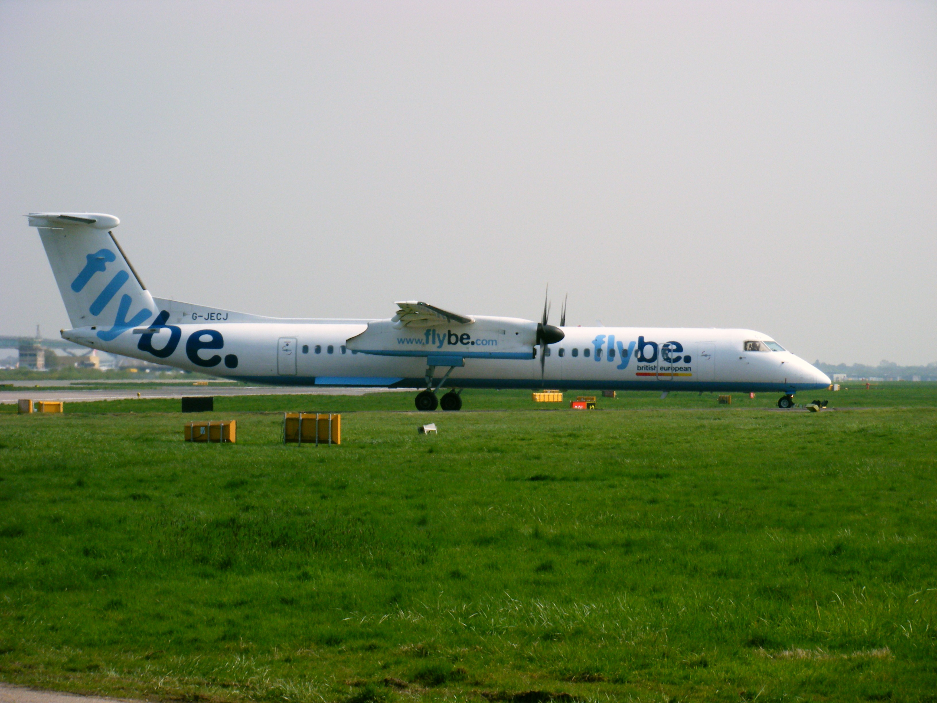 G-JECJ/GJECJ FlyBe Bombardier DHC-8-402 Photo by RJflyer - AVSpotters.com