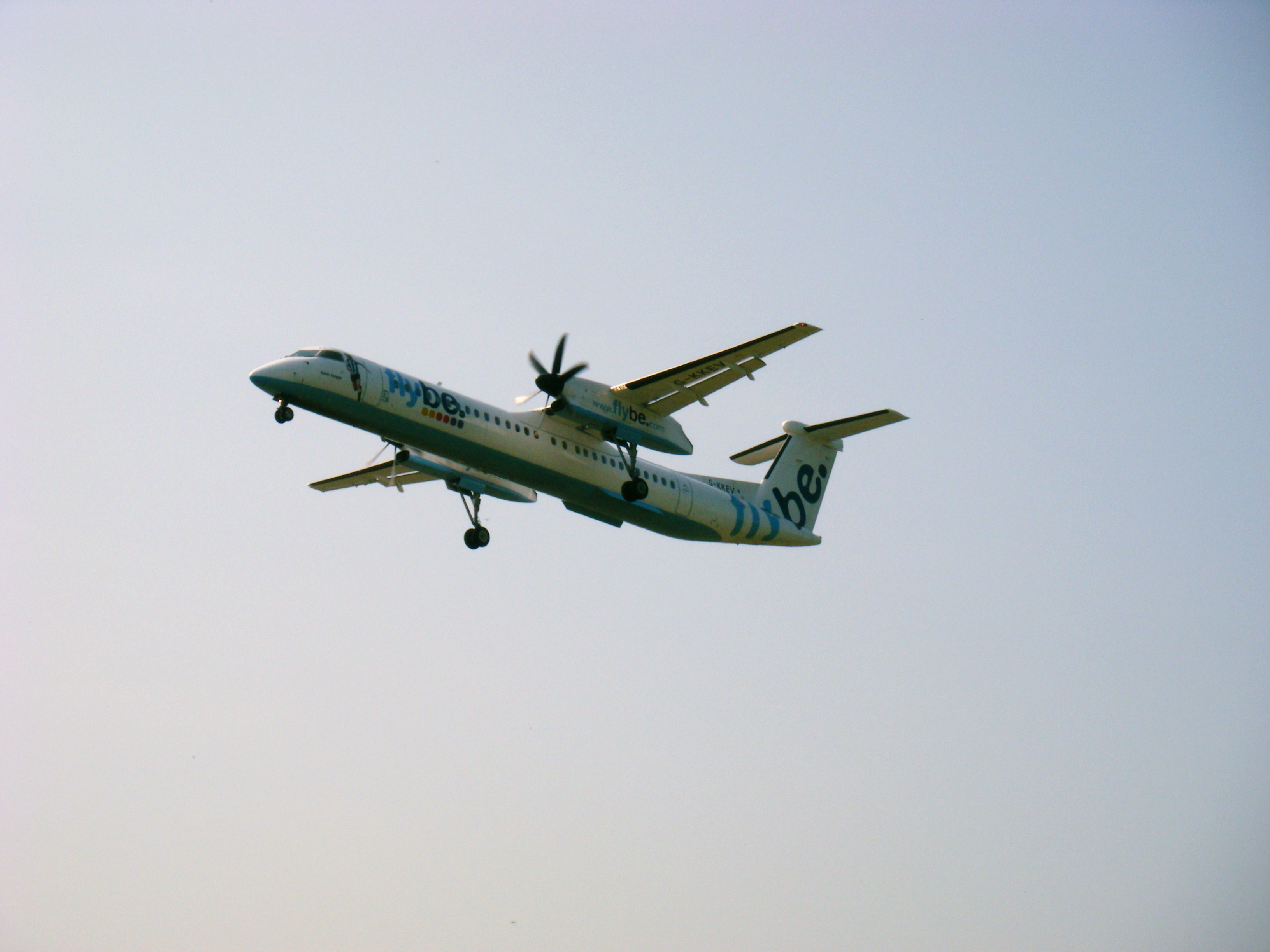 G-KKEV/GKKEV FlyBe Bombardier DHC-8-402 Photo by RJflyer - AVSpotters.com