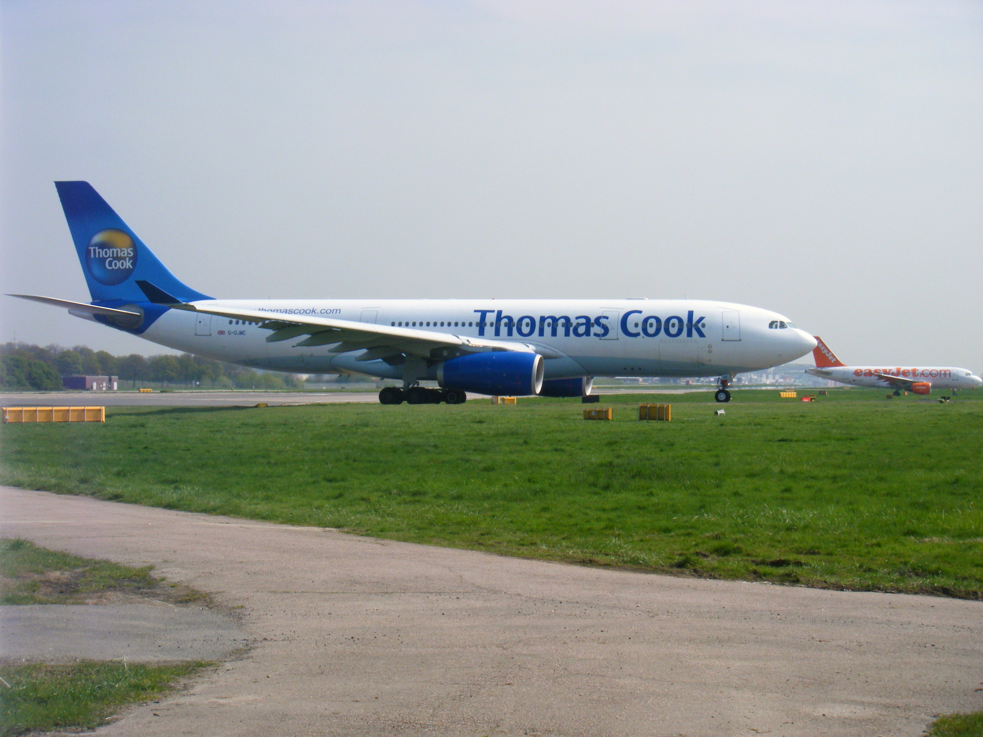 G-OJMC/GOJMC Thomas Cook Airlines Airbus A330-243 Photo by RJflyer - AVSpotters.com