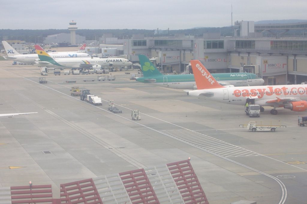 G-EZBL/GEZBL easyJet Airbus A319-111 Photo by RJflyer - AVSpotters.com