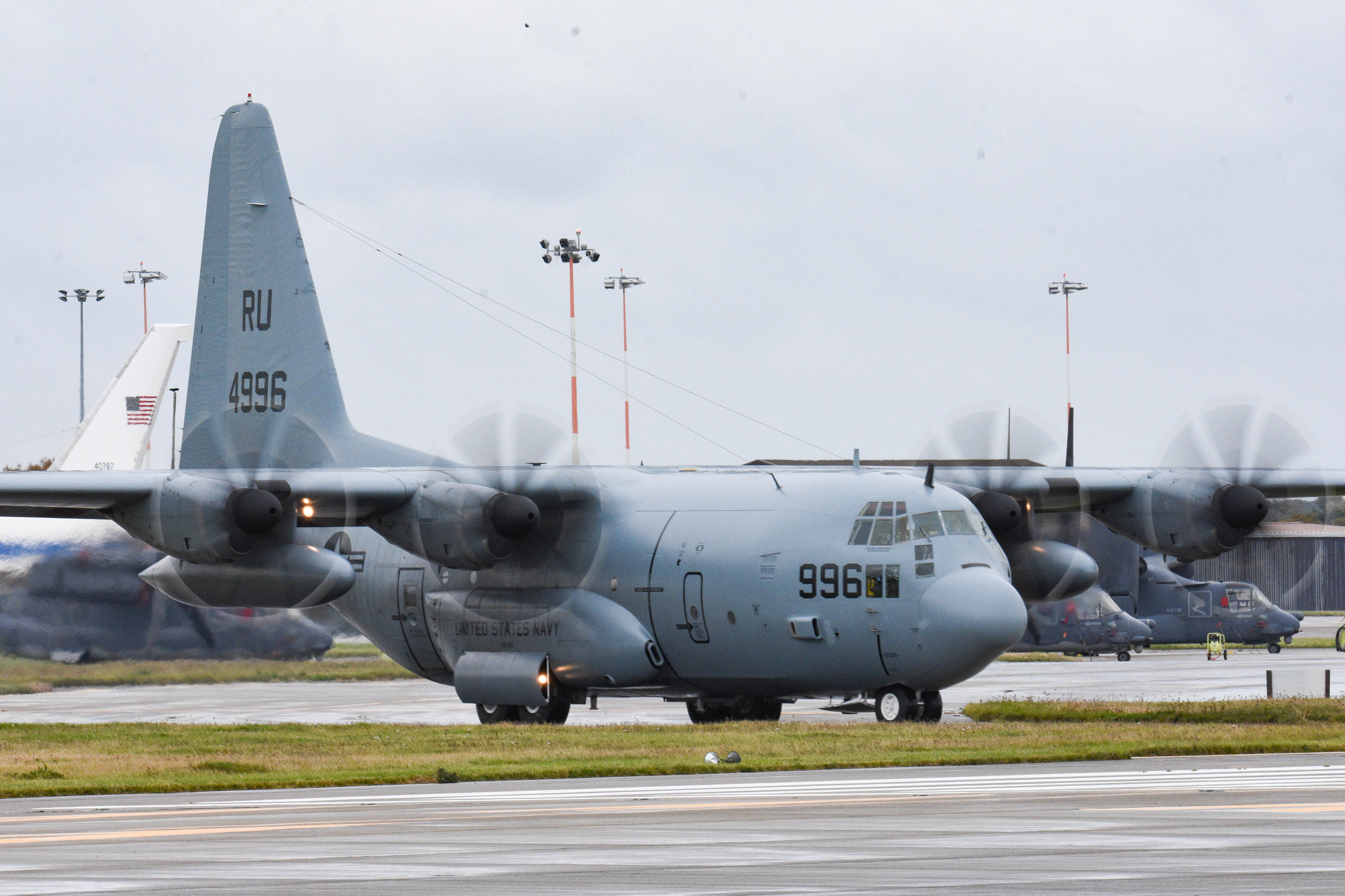 164996/164996 USN - United States Navy Lockheed C-130 Hercules Airframe Information - AVSpotters.com