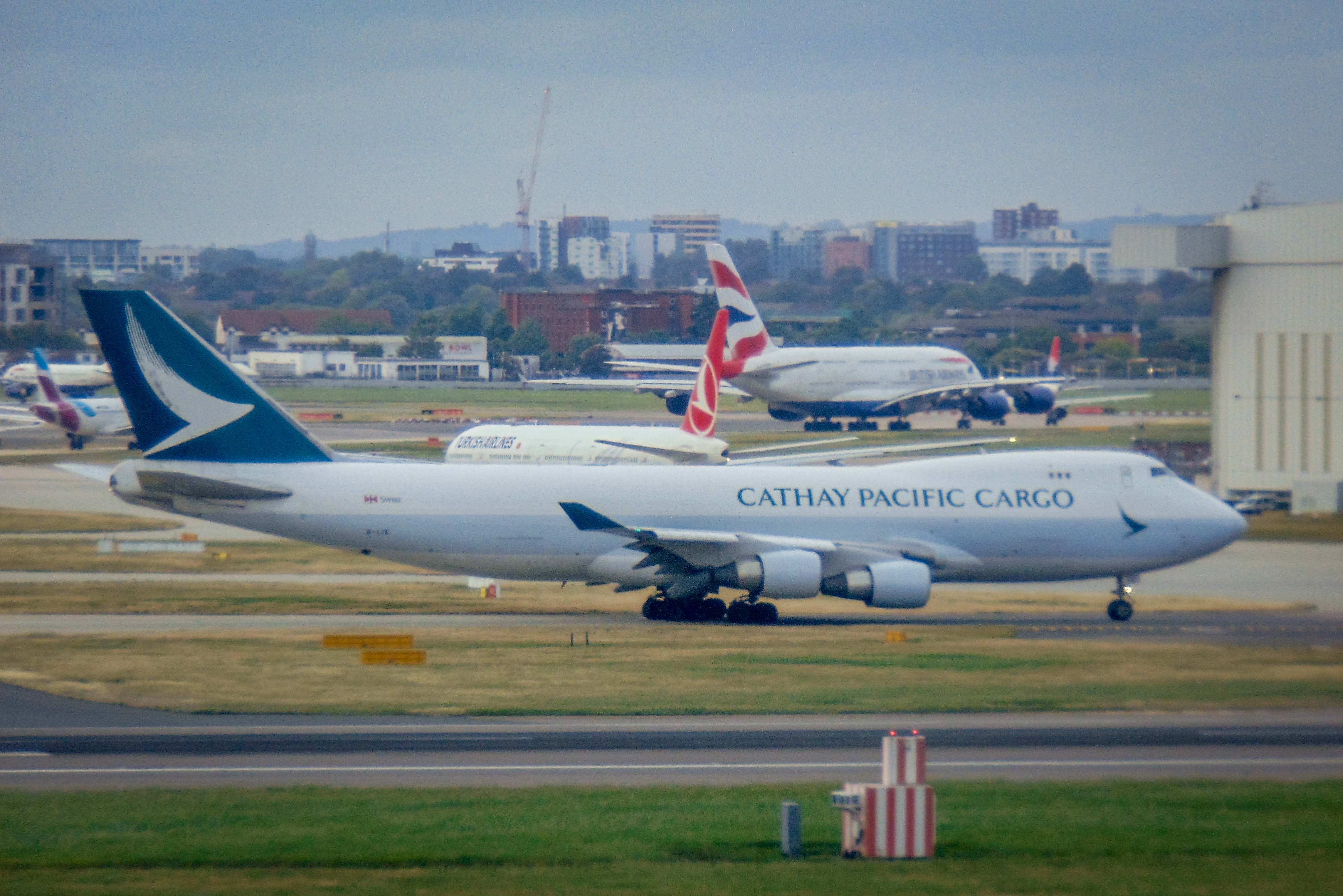 B-LIE/BLIE Cathay Pacific Airways Boeing 747-467ERF Photo by AV8 Photos - AVSpotters.com