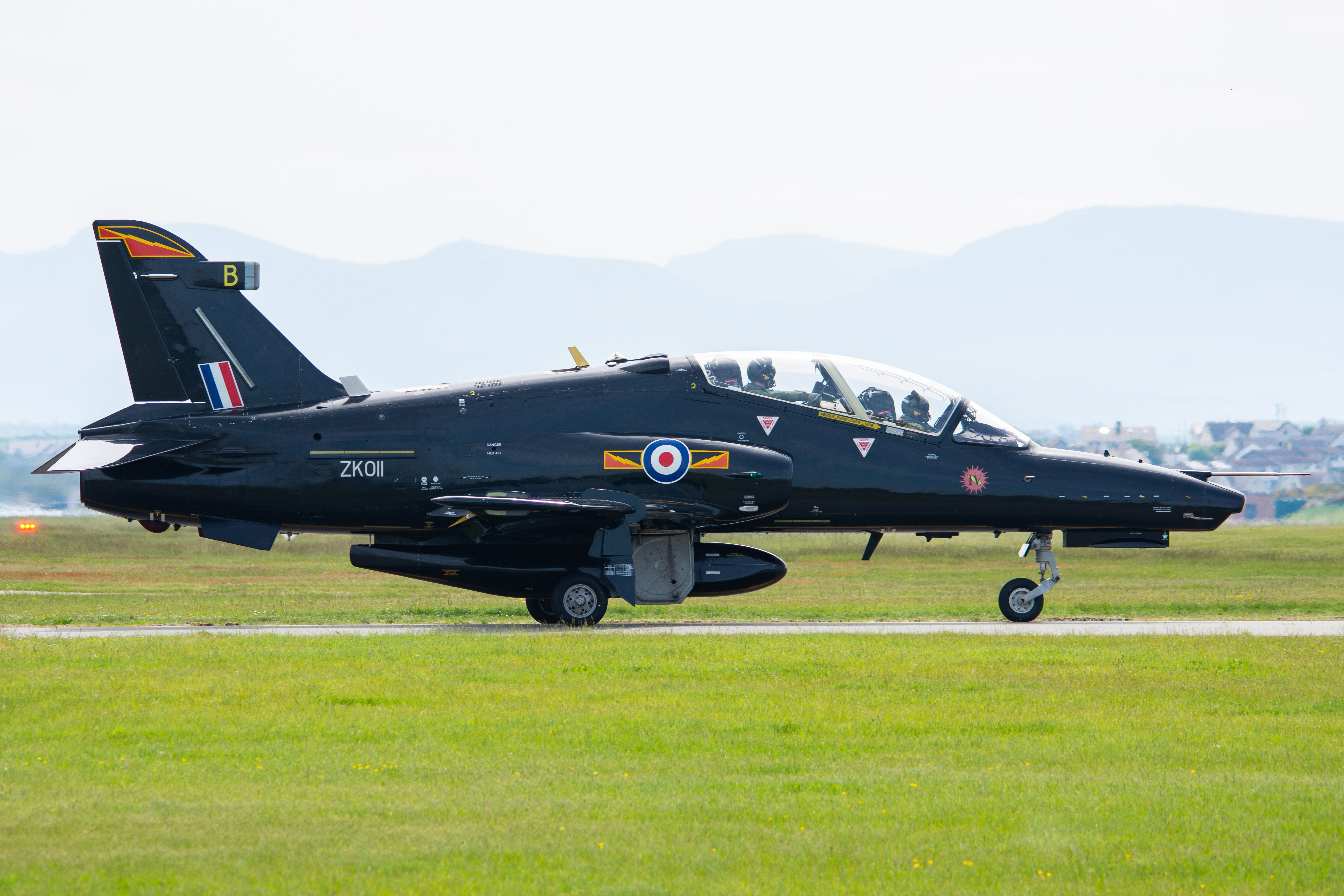 ZK011/ZK011 RAF - Royal Air Force BAe Systems Hawk T.2 Photo by colinw - AVSpotters.com