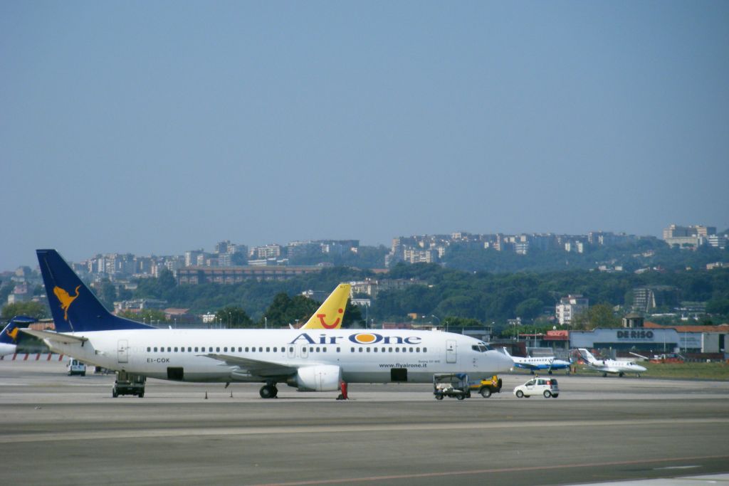 EI-COK/EICOK Air One (Italy) Boeing 737-430 Photo by RJflyer - AVSpotters.com