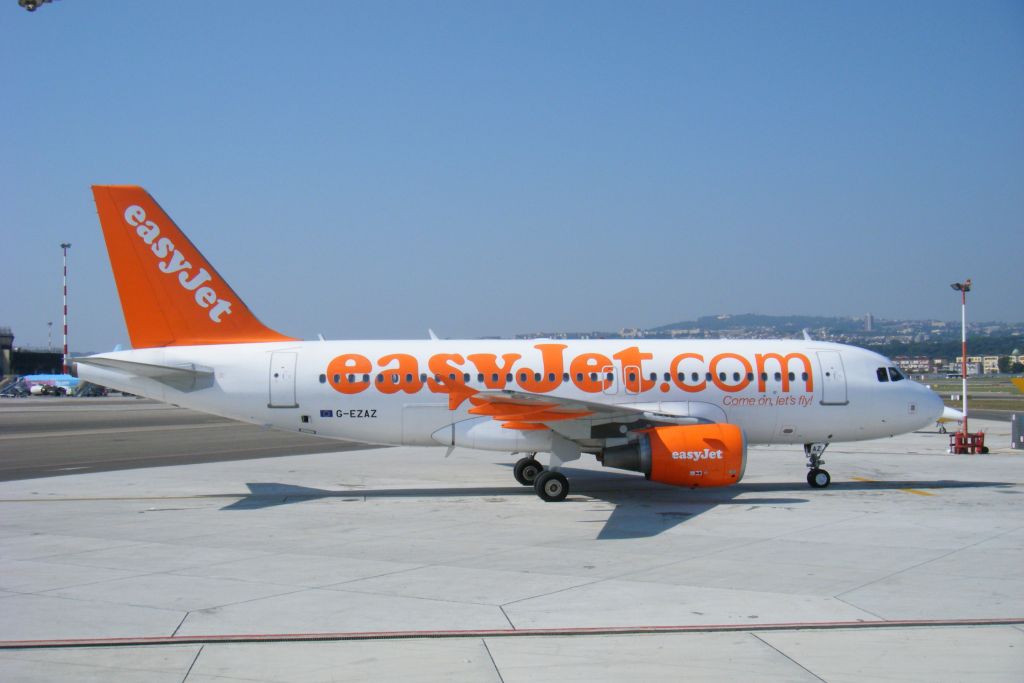 G-EZAZ/GEZAZ easyJet Airbus A319-111 Photo by RJflyer - AVSpotters.com