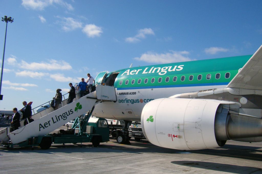 EI-DEN/EIDEN Aer Lingus Airbus A320-214 Photo by RJflyer - AVSpotters.com