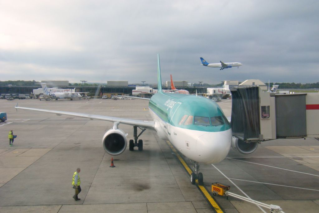 EI-DEN/EIDEN Aer Lingus Airbus A320-214 Photo by RJflyer - AVSpotters.com