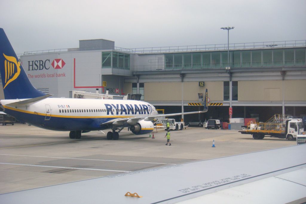 EI-DLY/EIDLY Ryanair Boeing 737-8AS(WL) Photo by RJflyer - AVSpotters.com