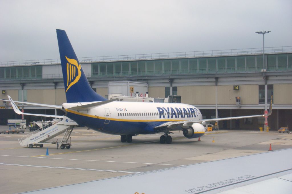 EI-DCH/EIDCH Ryanair Boeing 737-8AS(WL) Photo by RJflyer - AVSpotters.com