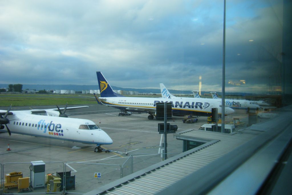 EI-EBT/EIEBT Ryanair Boeing 737-8AS(WL) Photo by RJflyer - AVSpotters.com