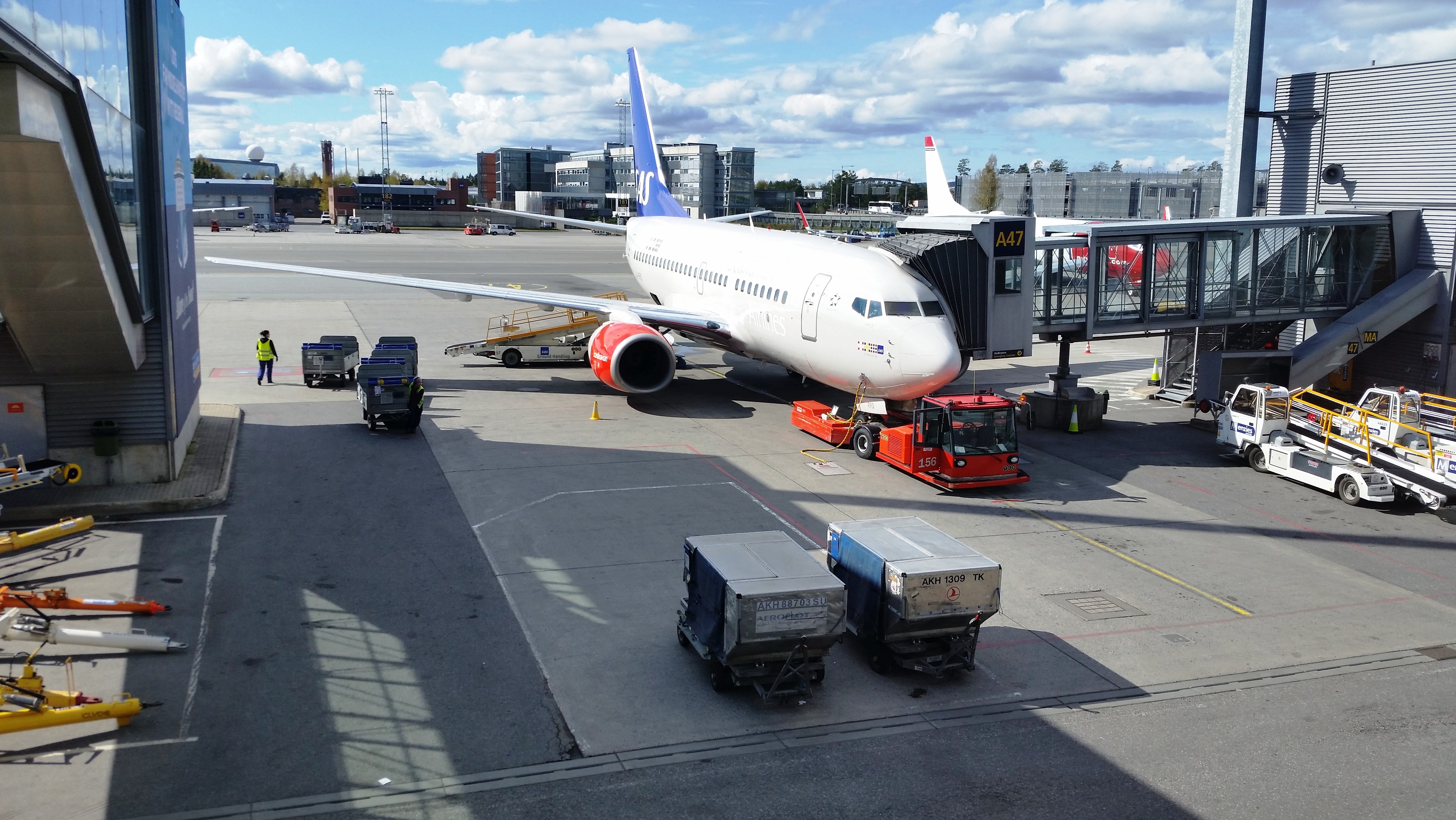 LN-RPD/LNRPD SAS Scandinavian Airlines Boeing 737-883 Photo by RJflyer - AVSpotters.com