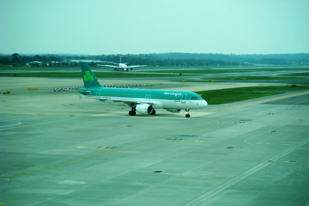 EI-DEC/EIDEC Aer Lingus Airbus A320-214 Photo by RJflyer - AVSpotters.com