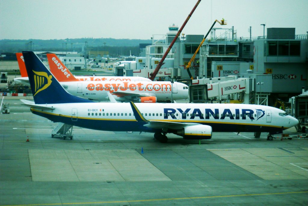 EI-DCY/EIDCY Ryanair Boeing 737-8AS(WL) Photo by RJflyer - AVSpotters.com