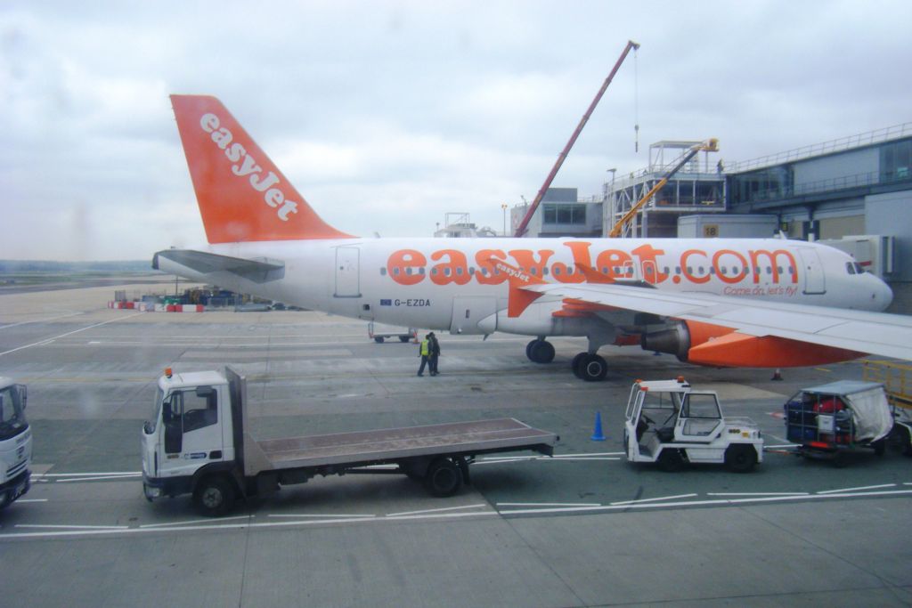 G-EZDA/GEZDA easyJet Airbus A319-111 Photo by RJflyer - AVSpotters.com