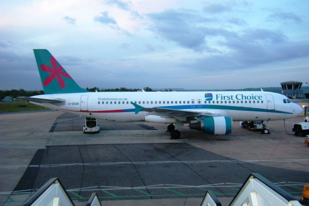 G-OOAR/GOOAR Thomson Airways Airbus A320-214 Photo by RJflyer - AVSpotters.com