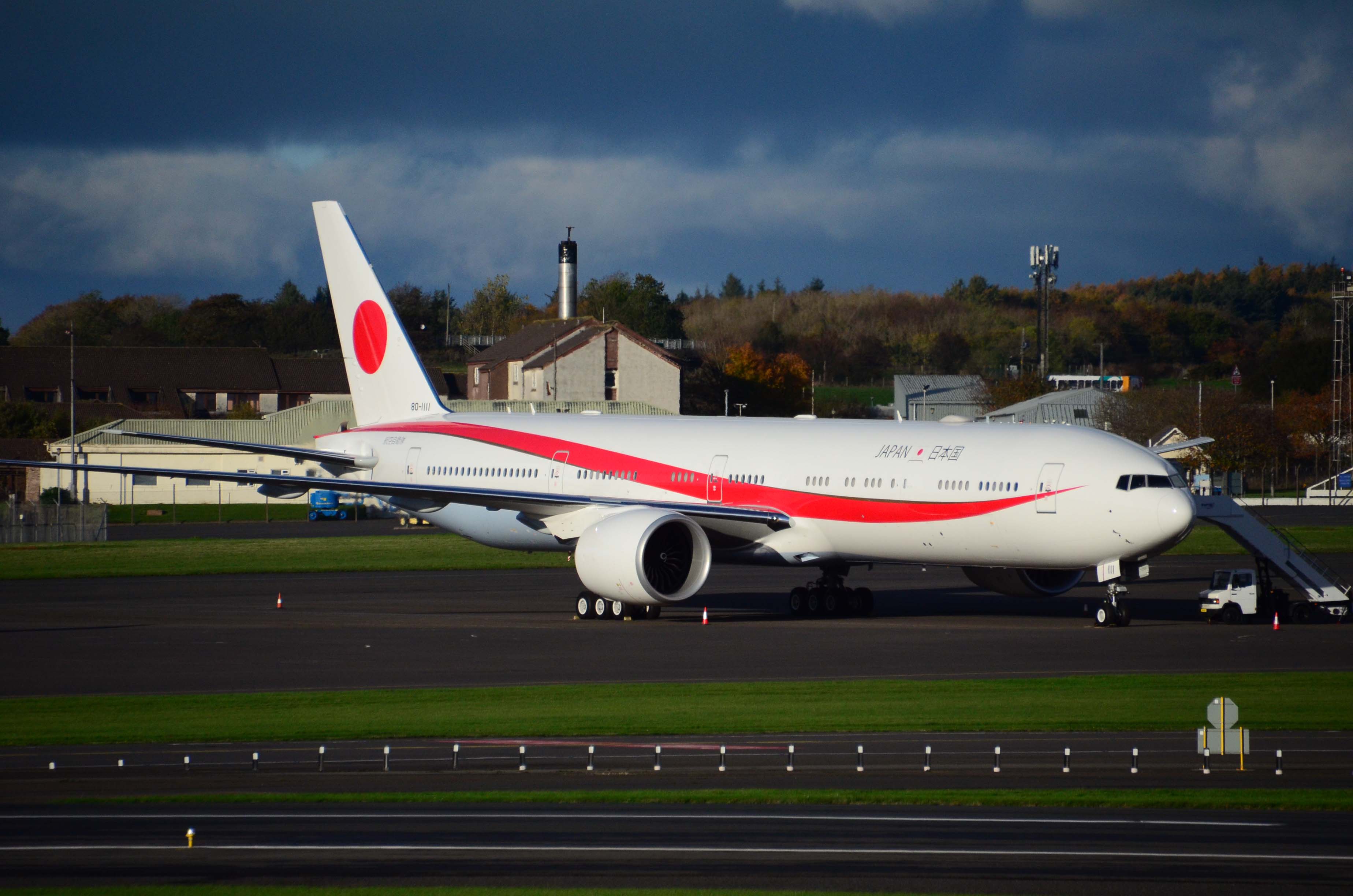 80-1111/801111 JASDF Boeing 777-300ER Photo by FlyDroo - AVSpotters.com