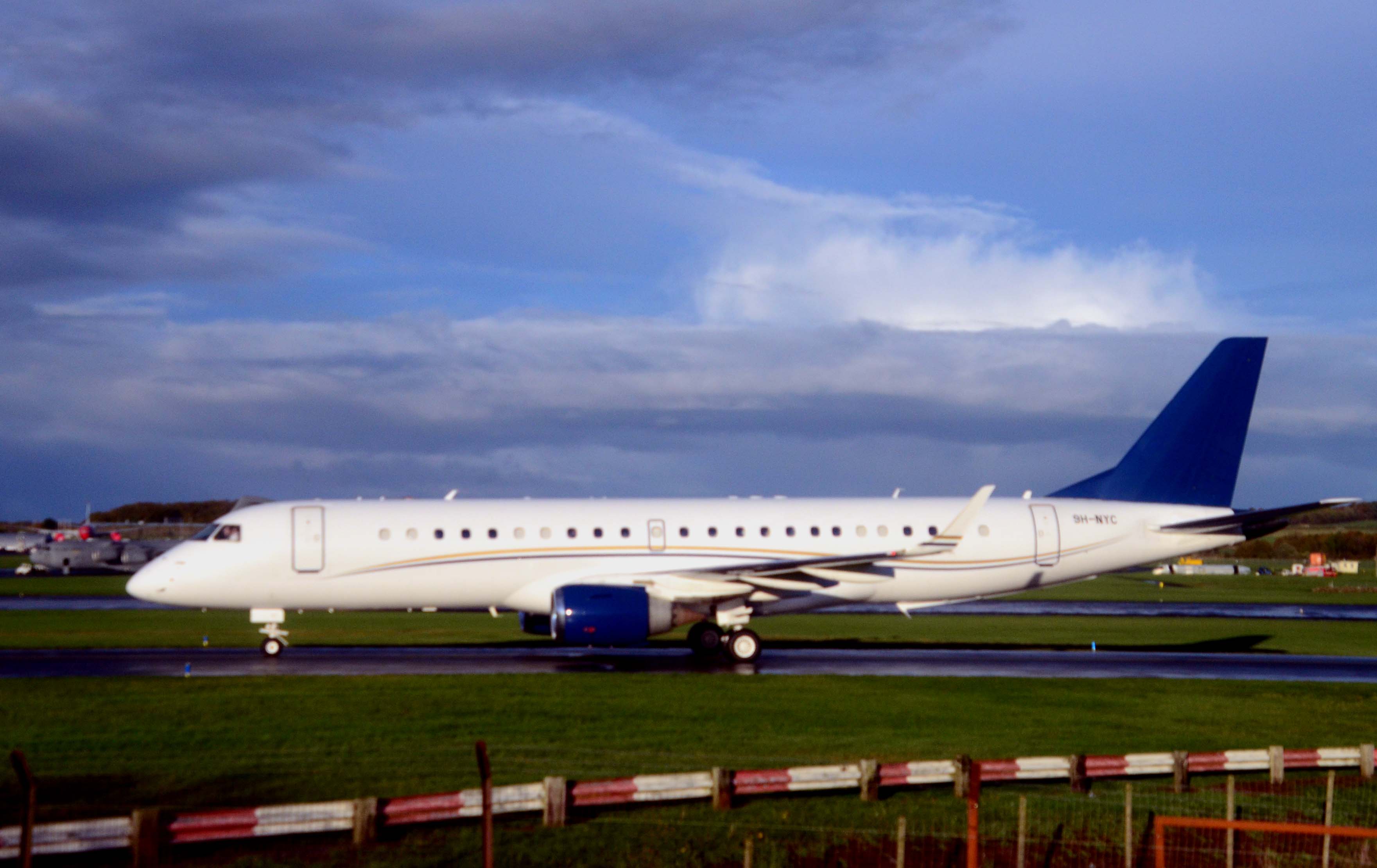 9H-NYC/9HNYC Air X Charter Embraer ERJ-190BJ Photo by FlyDroo - AVSpotters.com