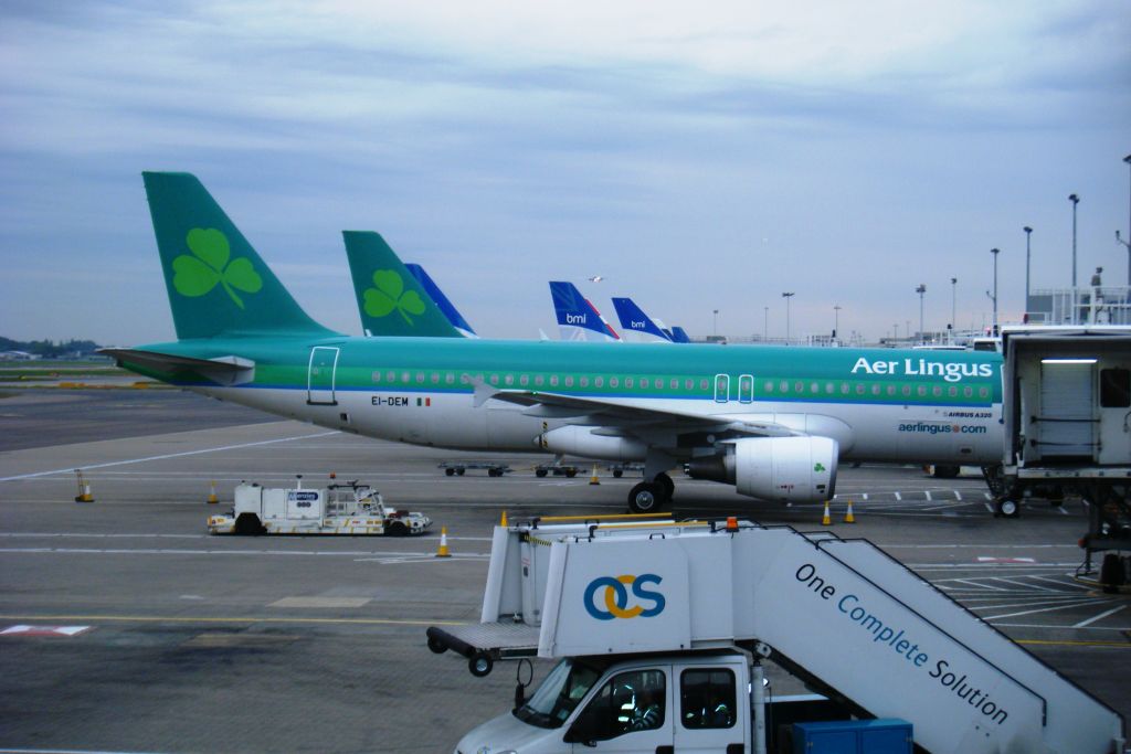 EI-DEM/EIDEM Aer Lingus Airbus A320-214 Photo by RJflyer - AVSpotters.com