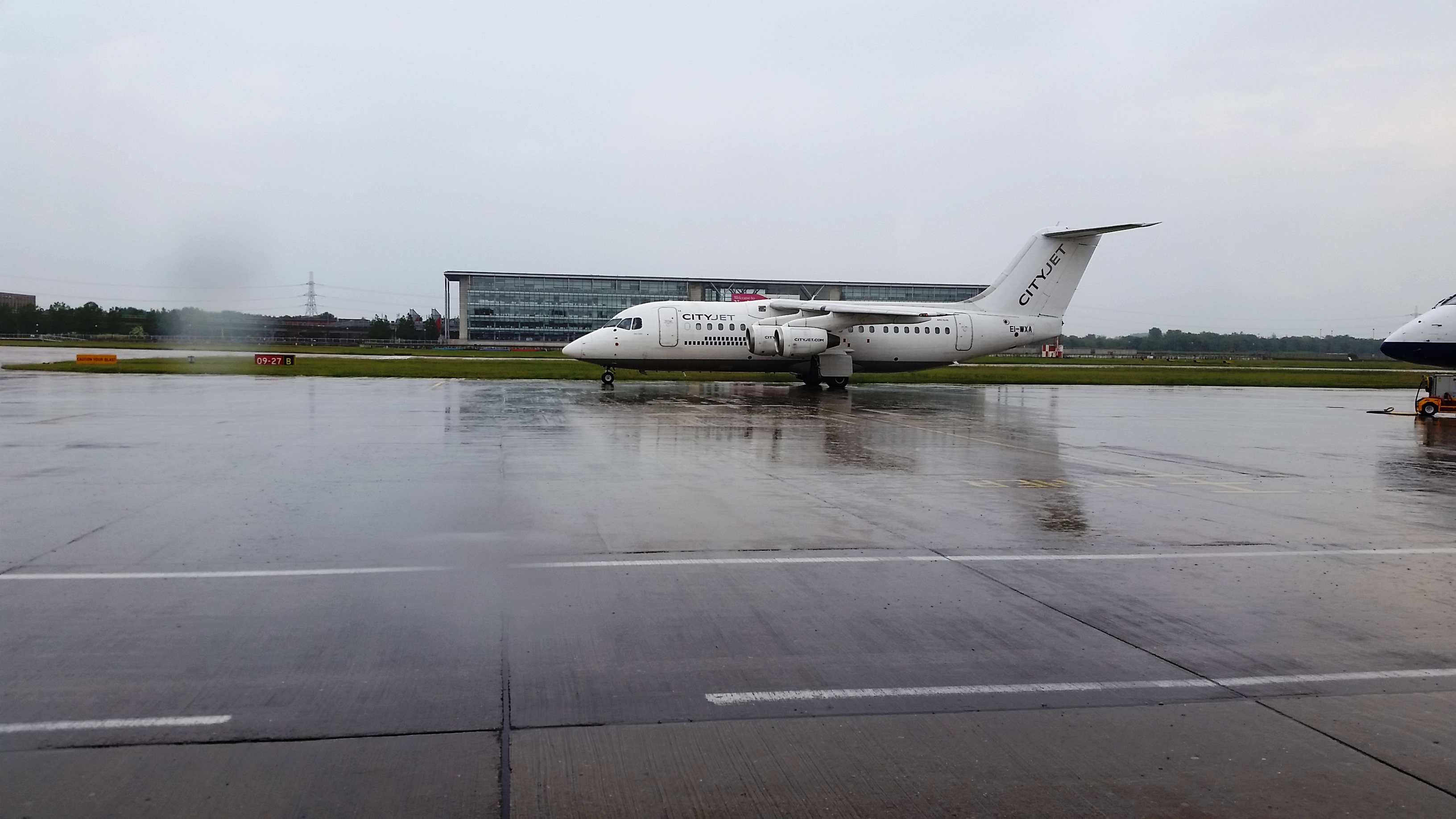 EI-WXA/EIWXA CityJet British Aerospace Avro RJ85 Photo by RJflyer - AVSpotters.com