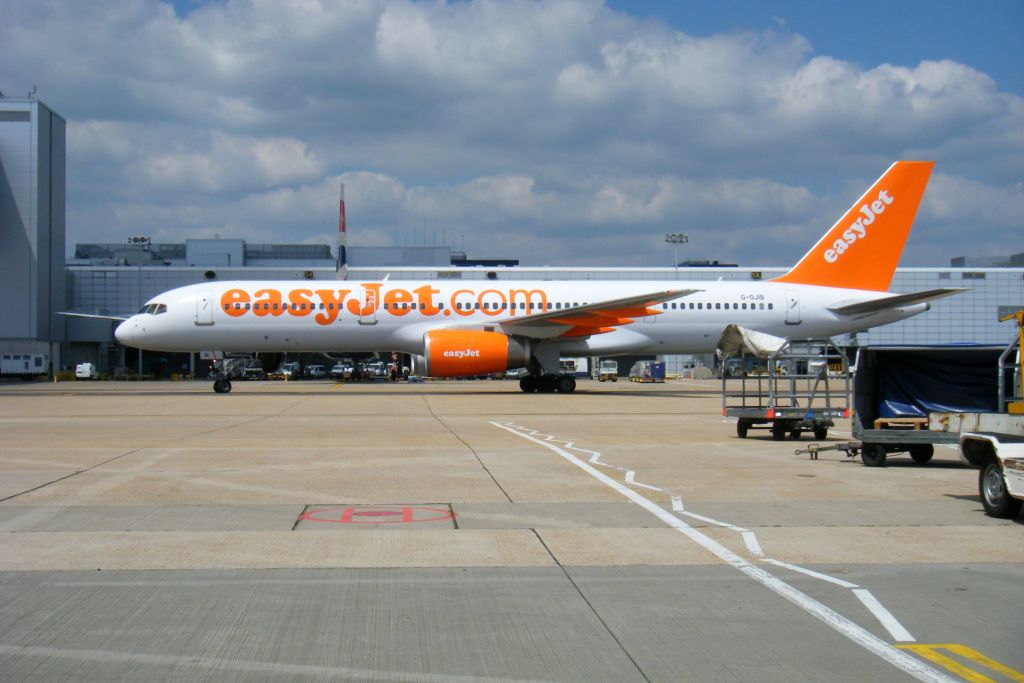 G-OJIB/GOJIB easyJet Boeing 757-23A Photo by RJflyer - AVSpotters.com