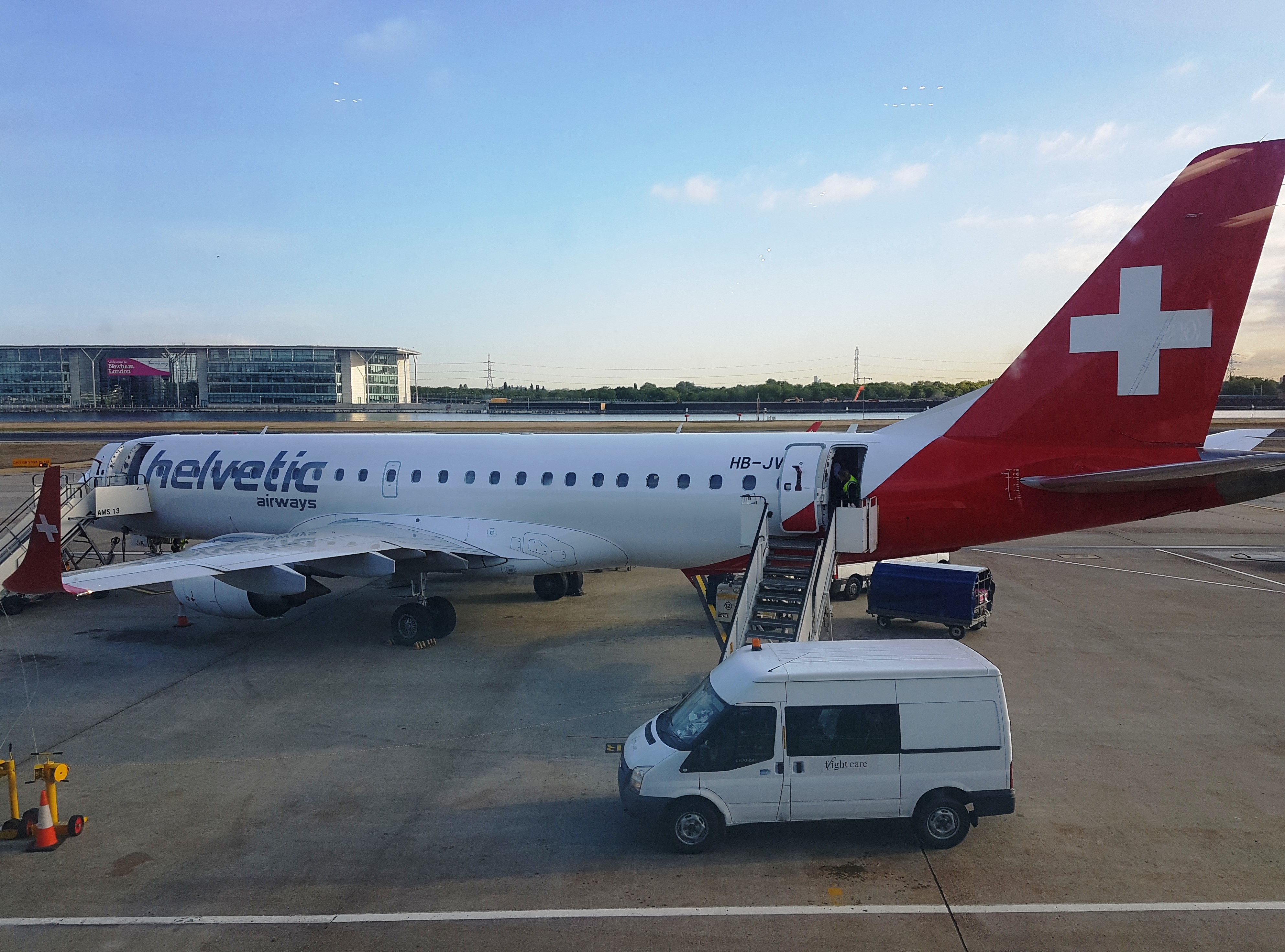 HB-JVM/HBJVM Helvetic Airways Embraer ERJ-190LR Photo by RJflyer - AVSpotters.com