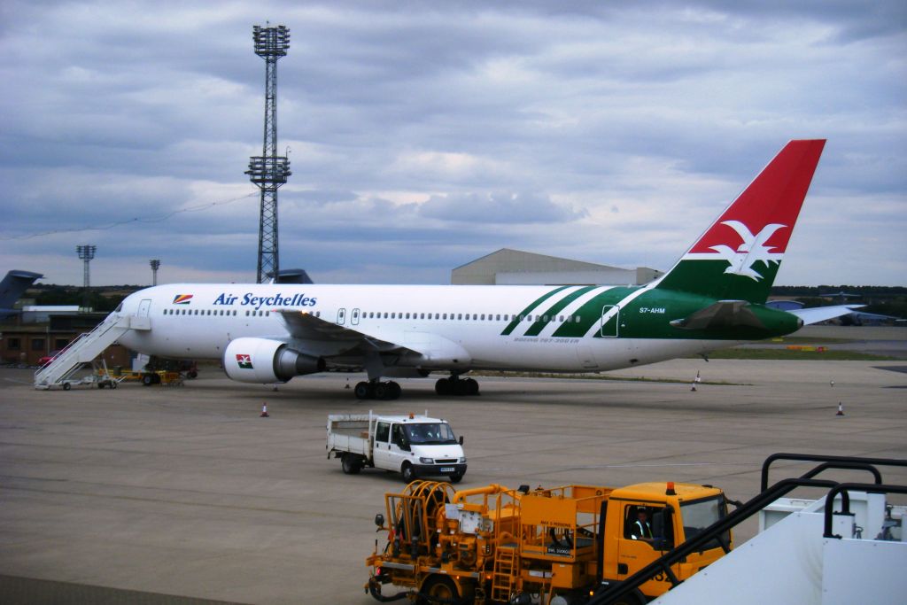 S7-AHM/S7AHM Air Seychelles Boeing 767-37DER Photo by RJflyer - AVSpotters.com