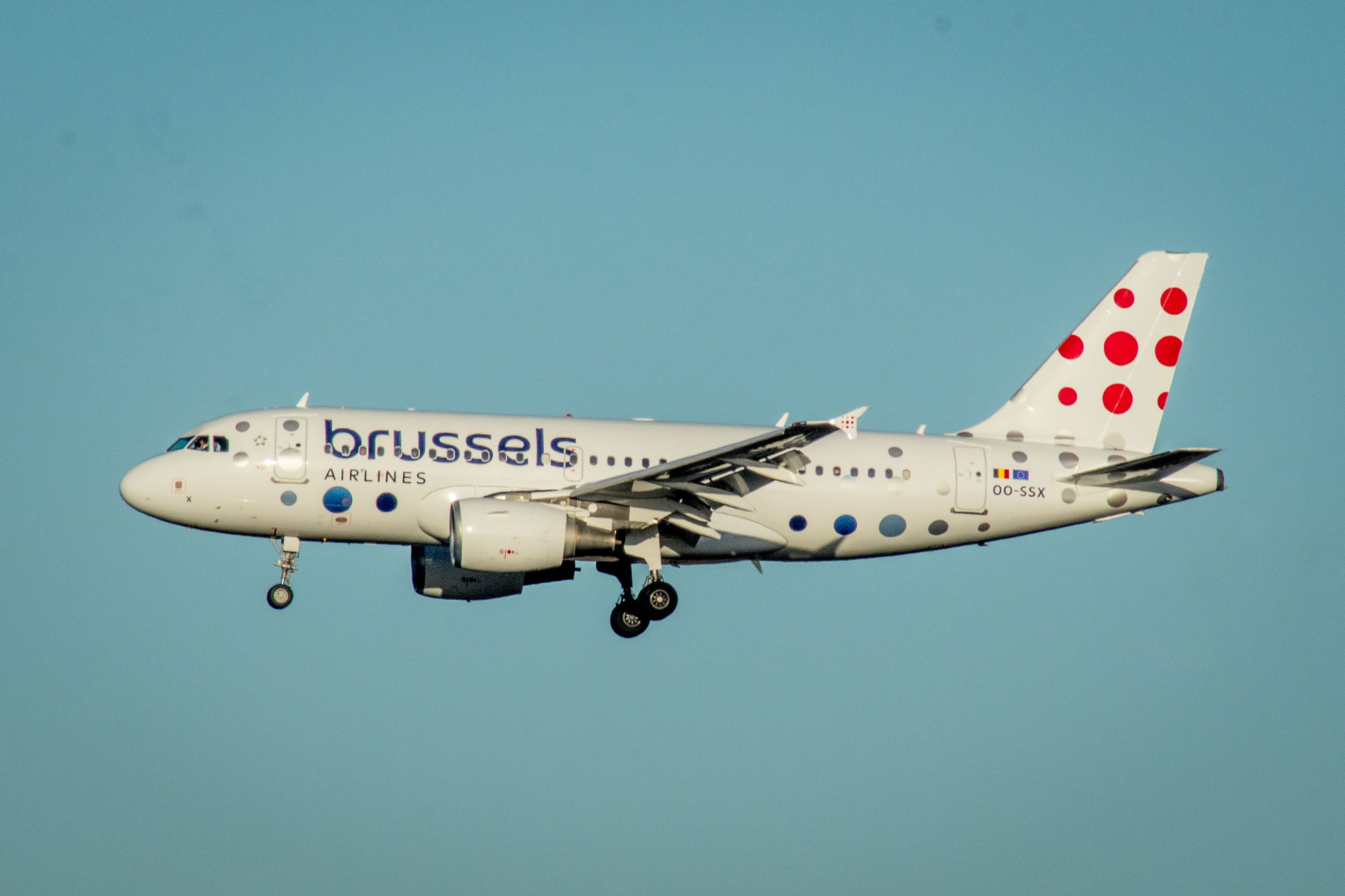 OO-SSX/OOSSX Brussels Airlines Airbus A319-111 Photo by AV8 Photos - AVSpotters.com