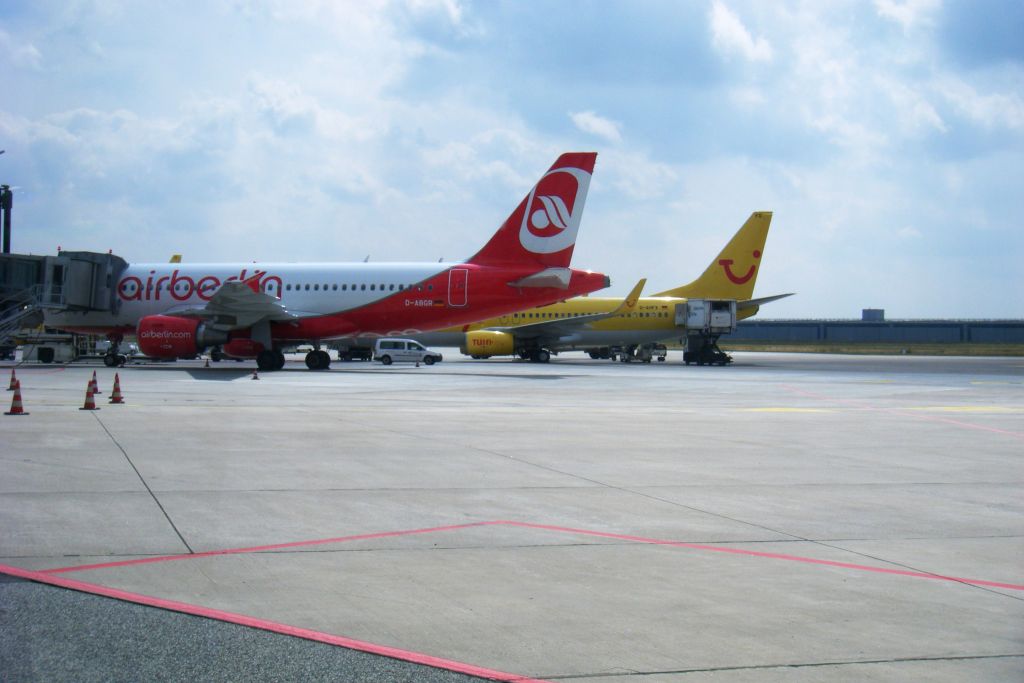 D-ABGR/DABGR Air Berlin Airbus A319-112 Photo by RJflyer - AVSpotters.com