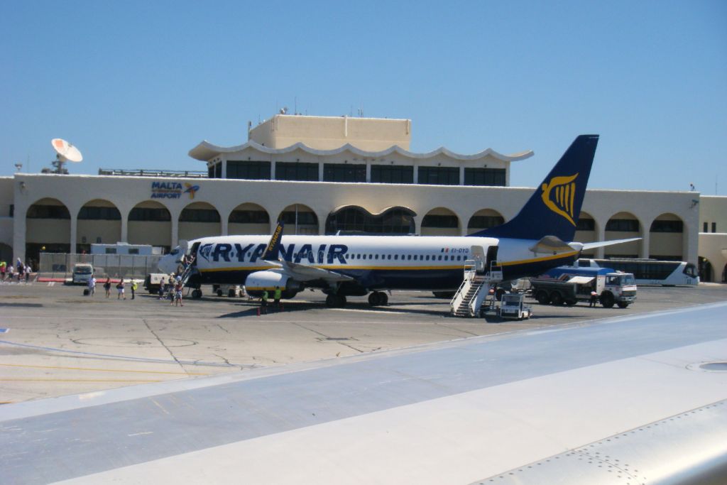 EI-DYD/EIDYD Ryanair Boeing 737-8AS(WL) Photo by RJflyer - AVSpotters.com