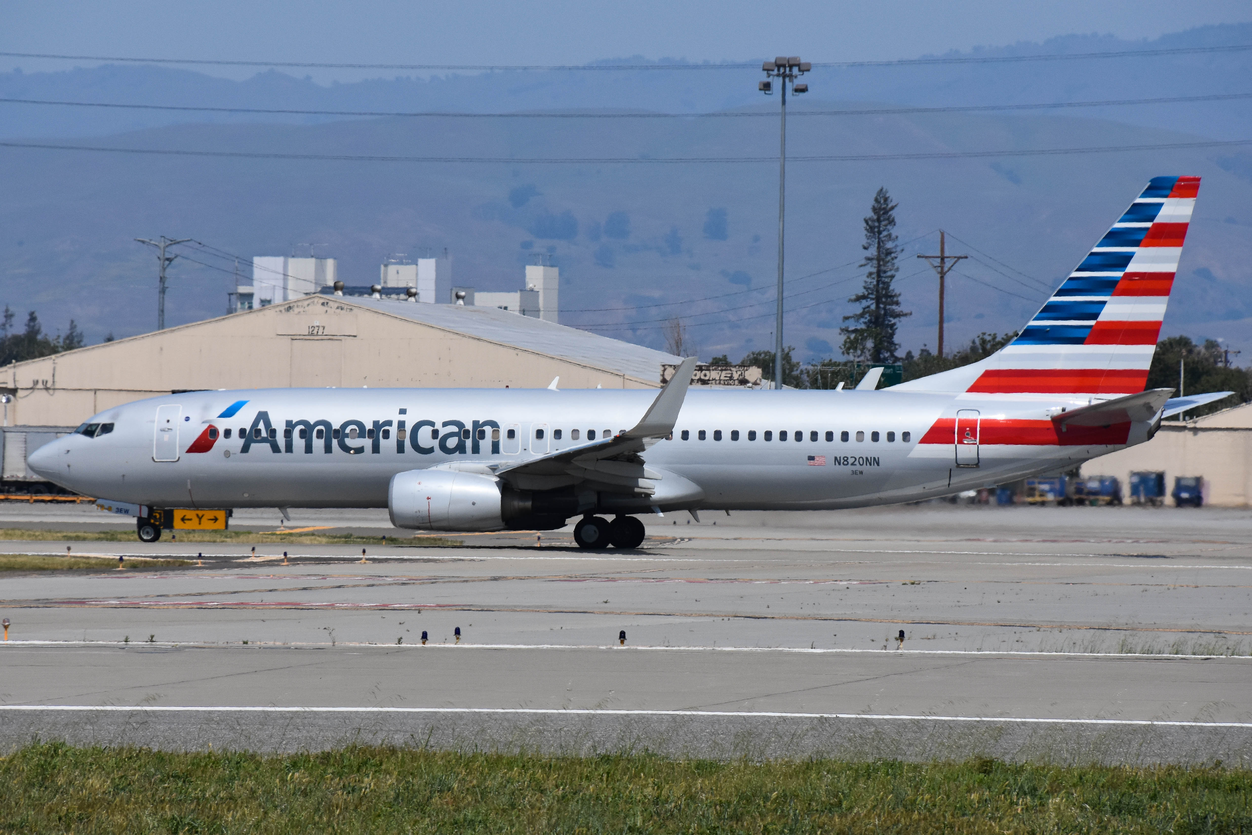 N820NN/N820NN American Airlines Boeing 737 NG Airframe Information - AVSpotters.com