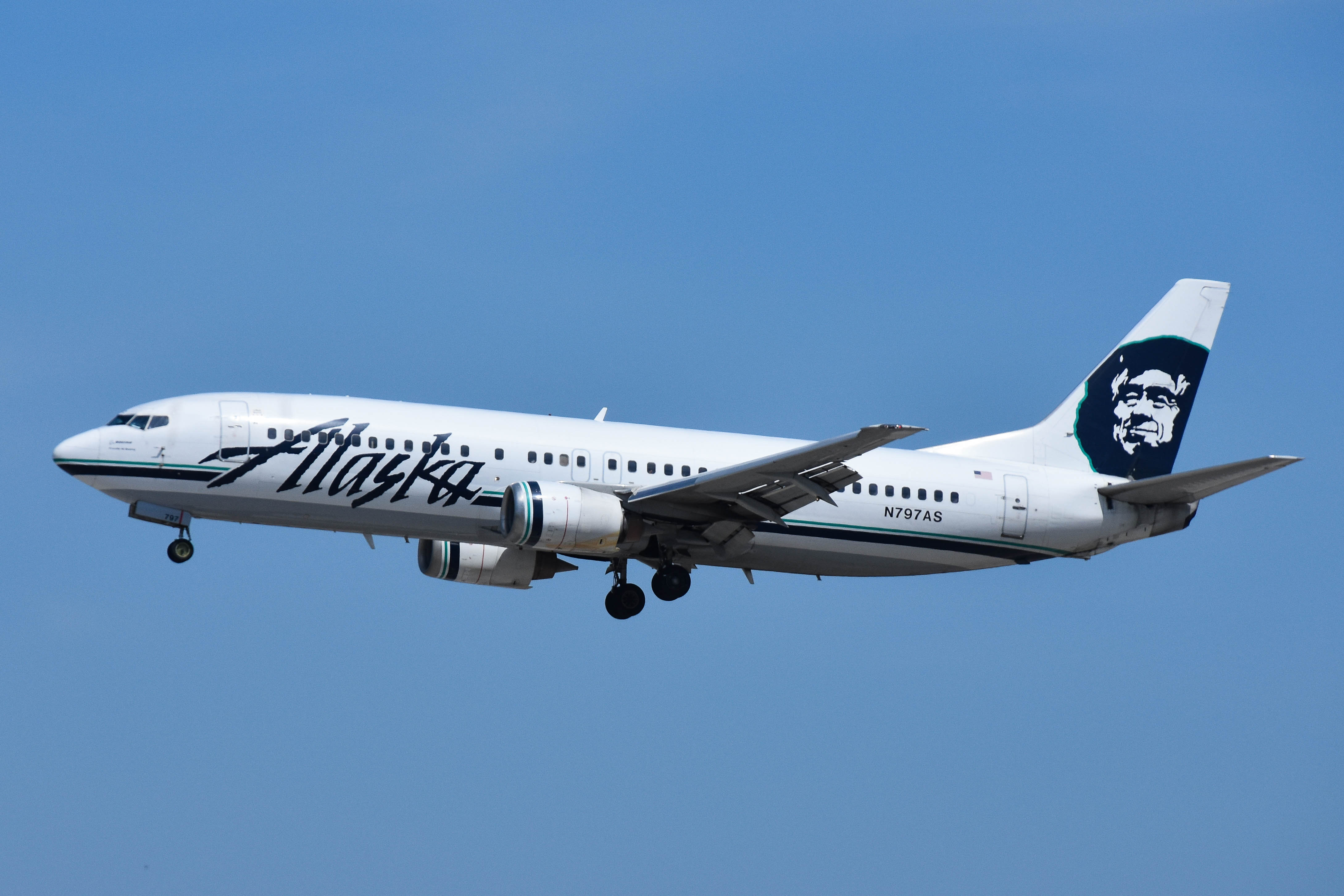 N797AS/N797AS Alaska Airlines Boeing 737-490 Photo by colinw - AVSpotters.com