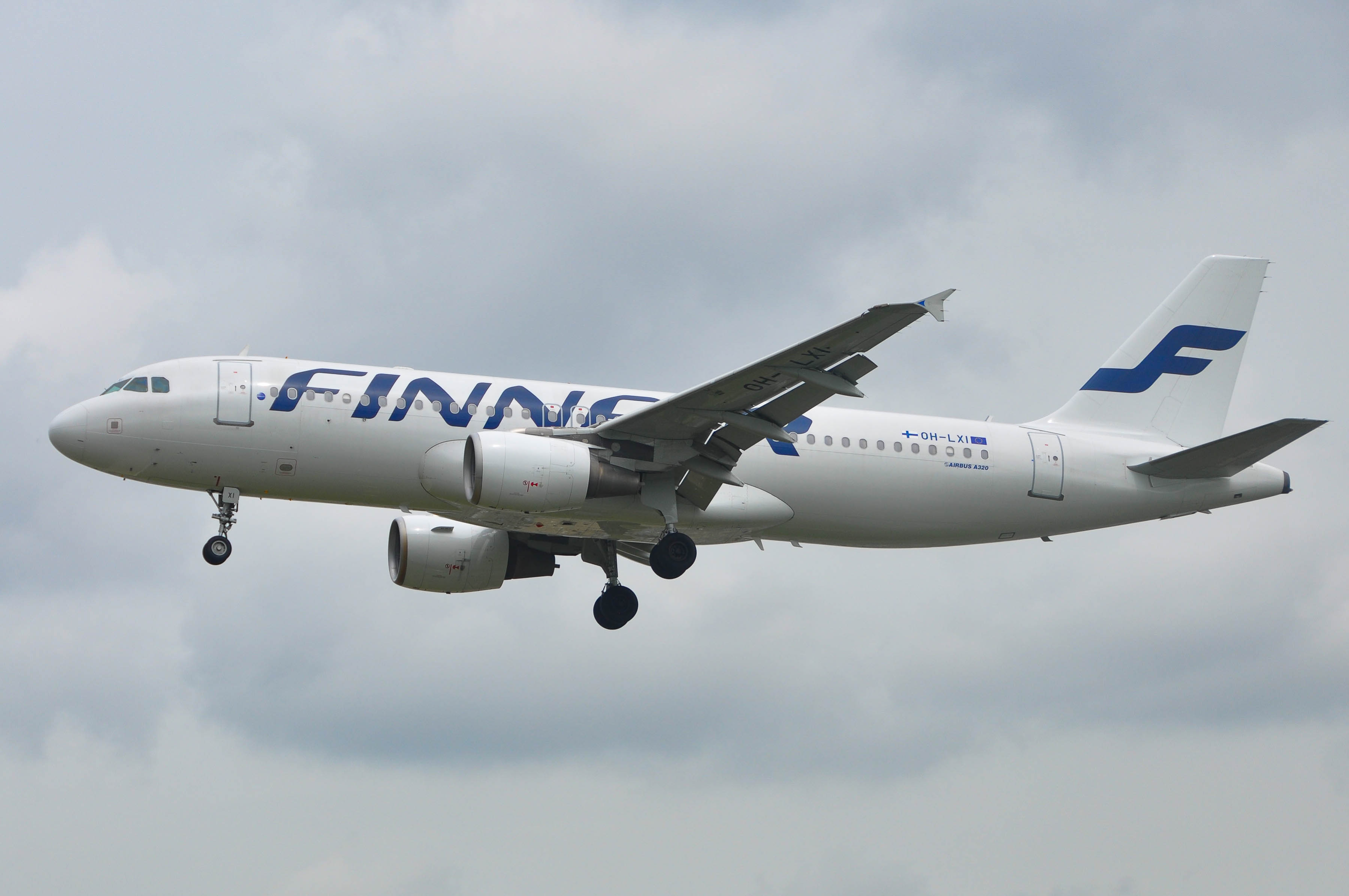 OH-LXI/OHLXI Finnair Airbus A320-214 Photo by colinw - AVSpotters.com