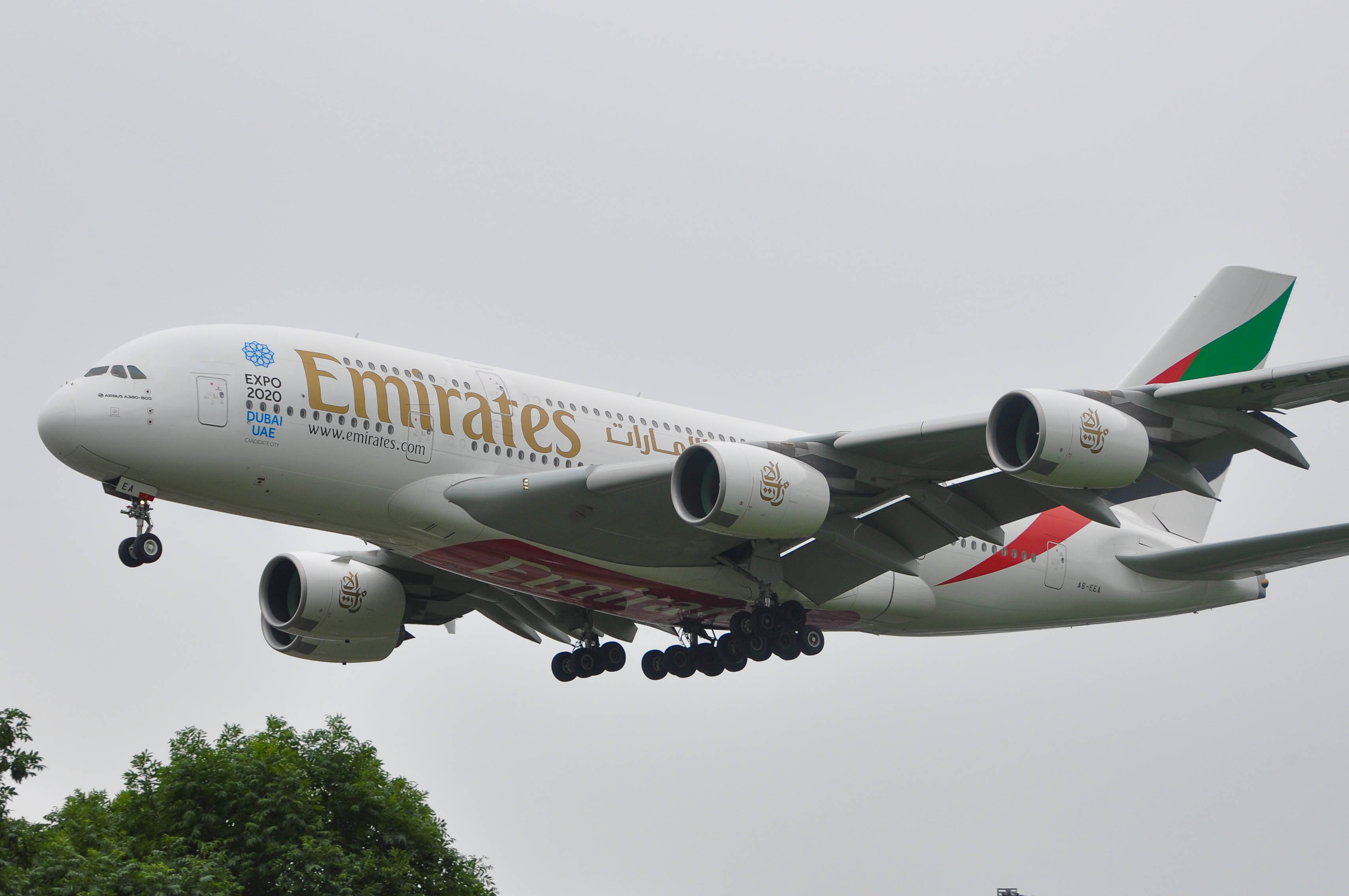 A6-EEA/A6EEA Emirates Airlines Airbus A380-861 Photo by colinw - AVSpotters.com