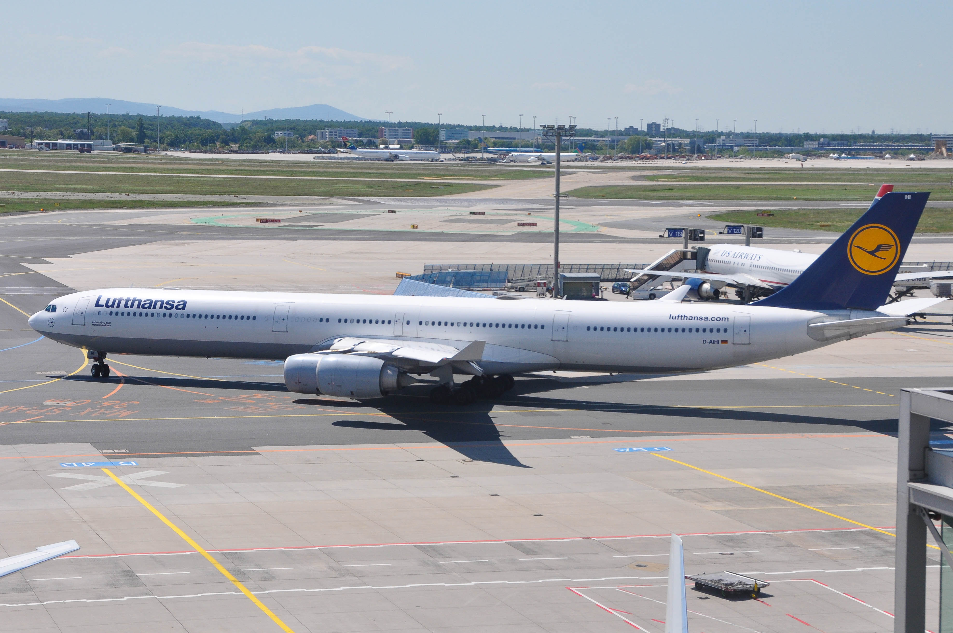 D-AIHI/DAIHI Lufthansa Airbus A340 Airframe Information - AVSpotters.com