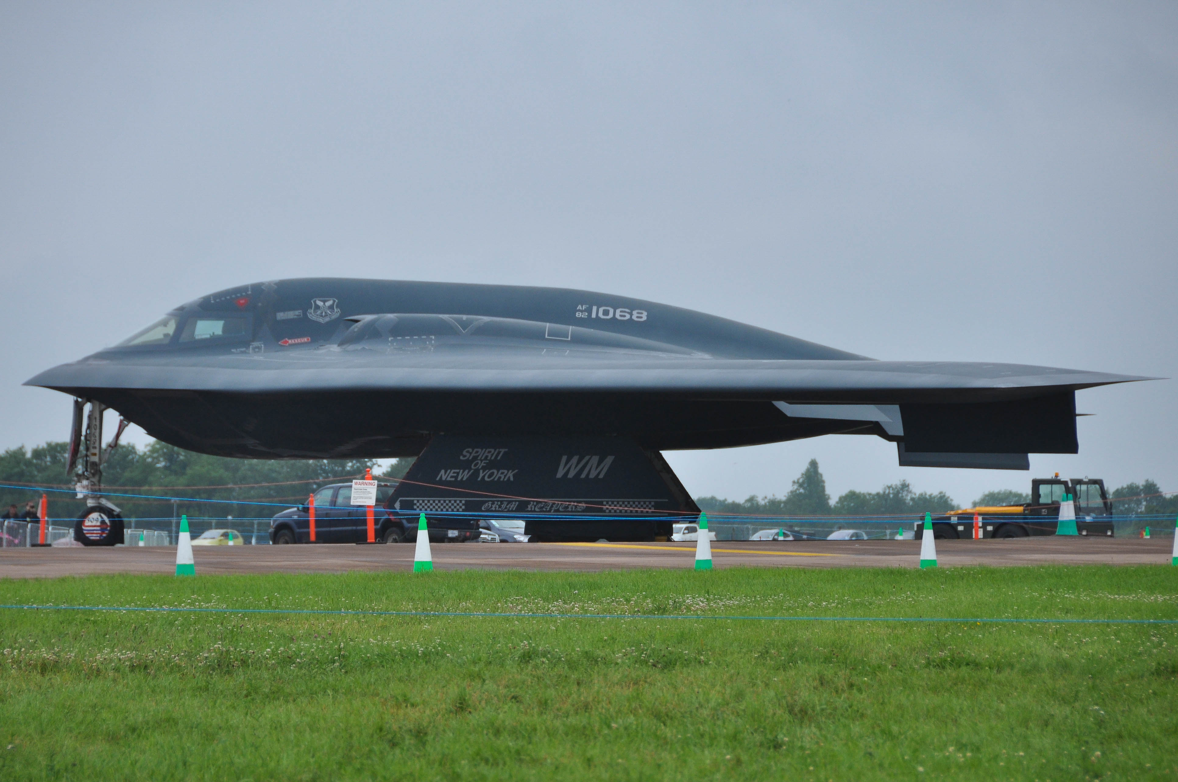 82-1068/821068 USAF - United States Air Force Northrop B-2 Spirit Photo by colinw - AVSpotters.com