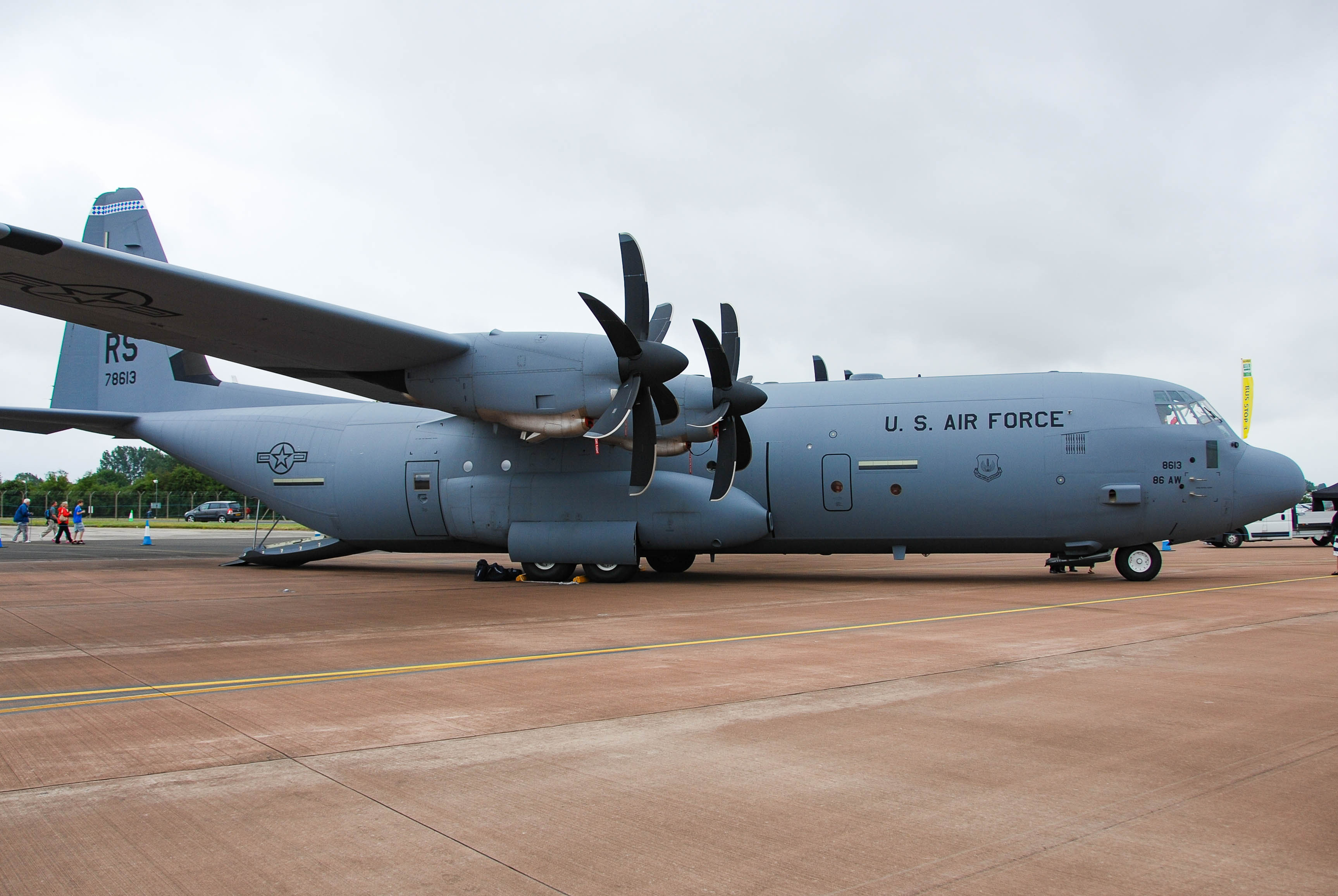 07-8613/078613 USAF - United States Air Force Lockheed C-130J-30 Hercules Photo by colinw - AVSpotters.com