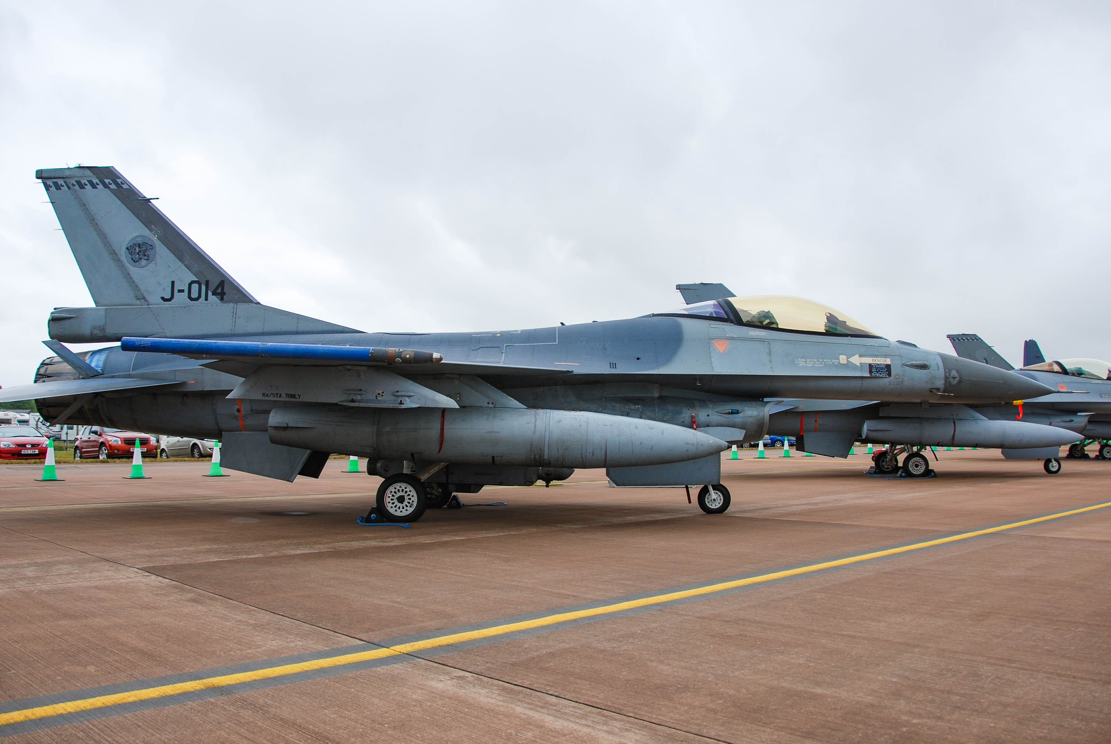 J-014/J014 RNlAF - Royal Netherlands Air Force General Dynamics F-16 Fighting Falcon Airframe Information - AVSpotters.com