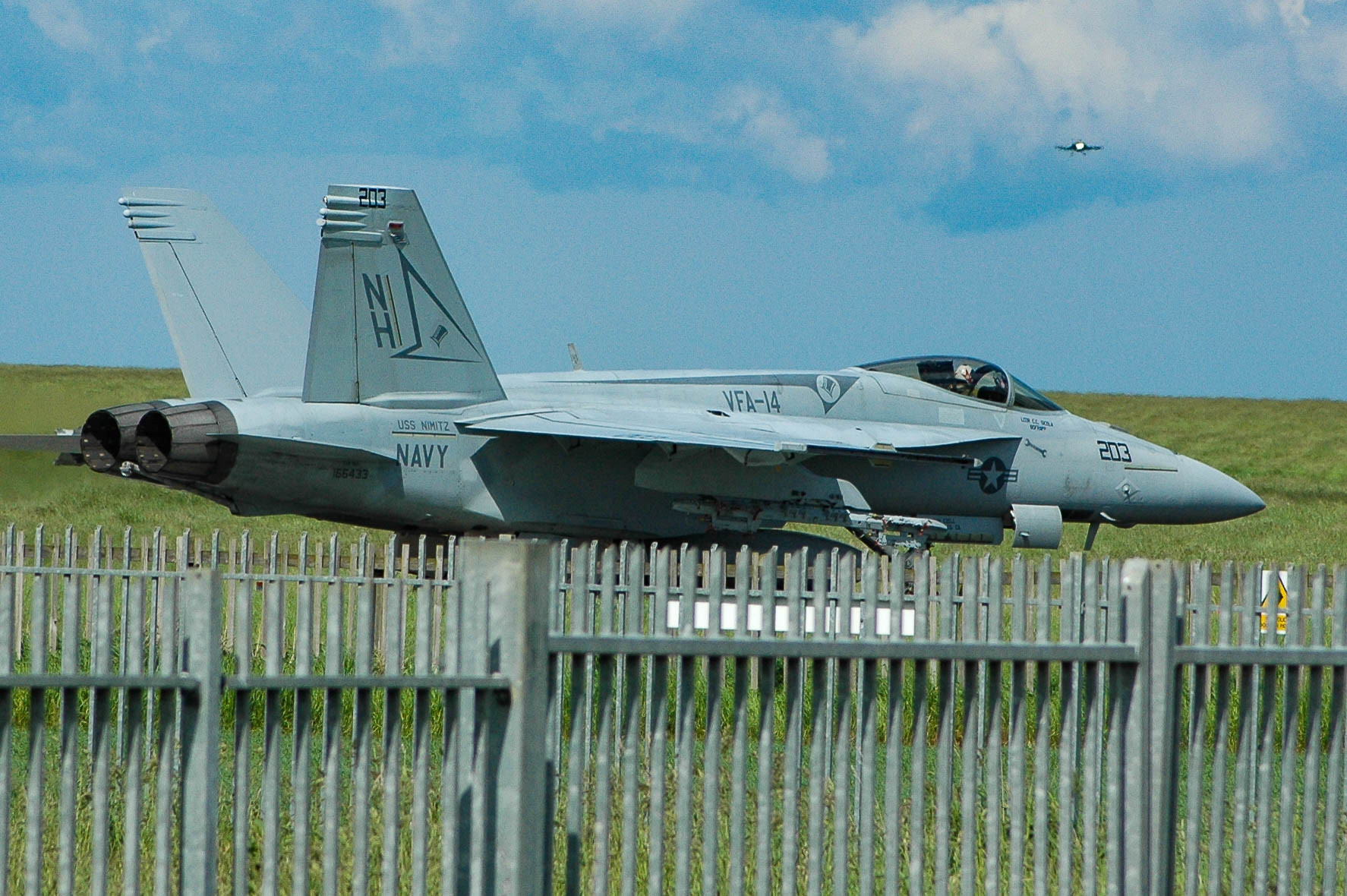 166433/166433 USN - United States Navy McDonnell-Douglas F/A-18 Hornet Airframe Information - AVSpotters.com