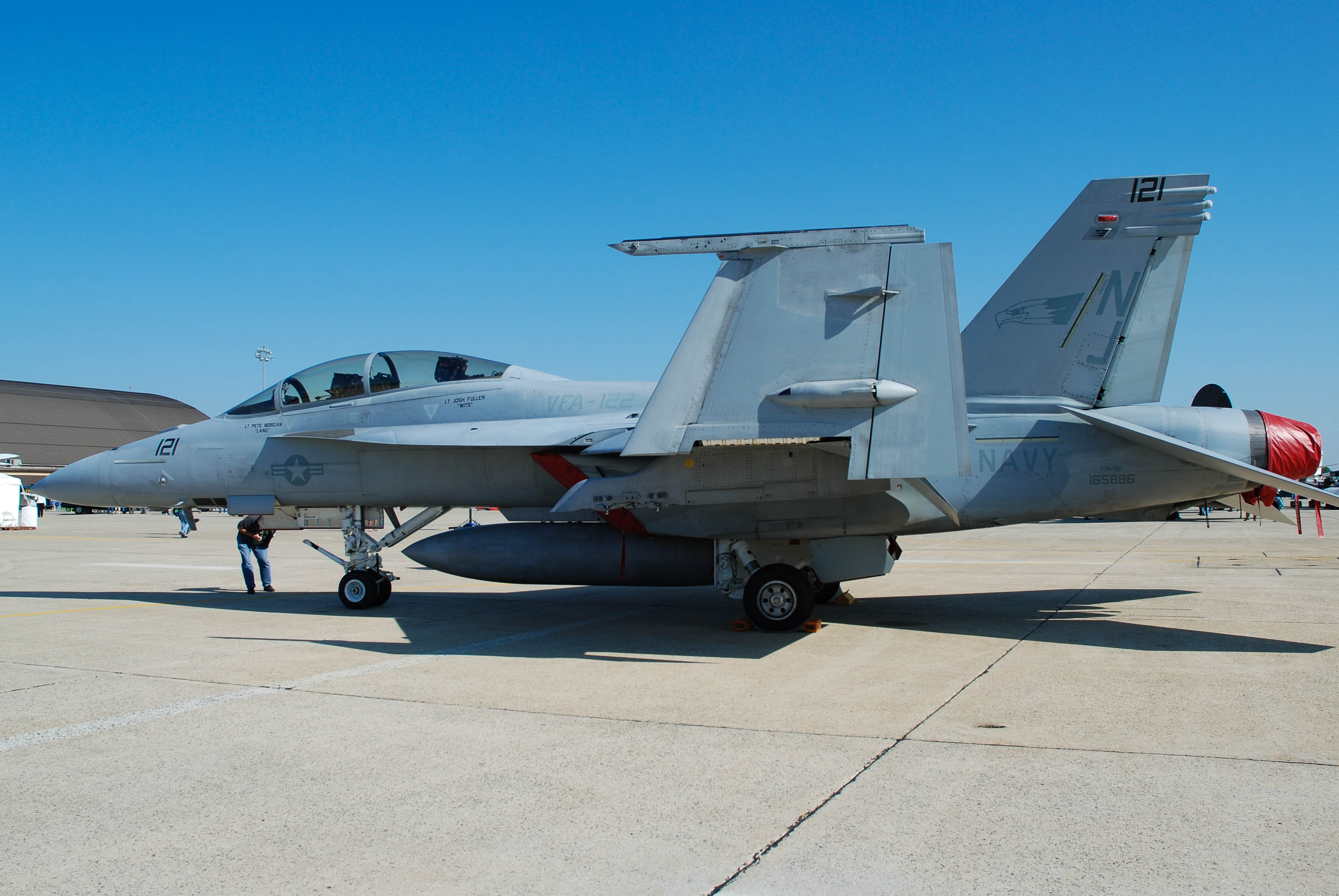 166886/166886 USN - United States Navy McDonnell-Douglas F/A-18F Super Hornet Photo by colinw - AVSpotters.com