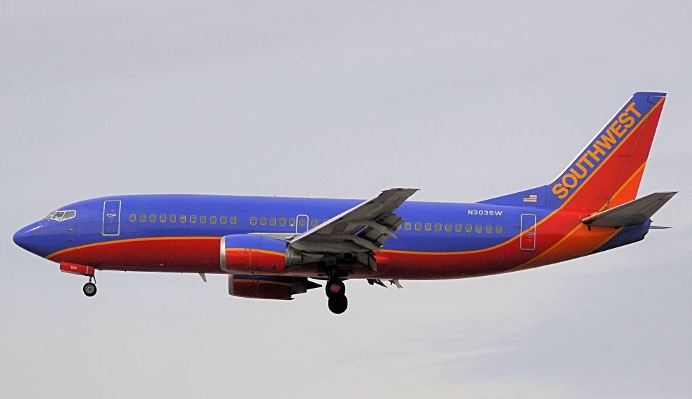 N303SW/N303SW Southwest Airlines Boeing 737 Classic Airframe Information - AVSpotters.com