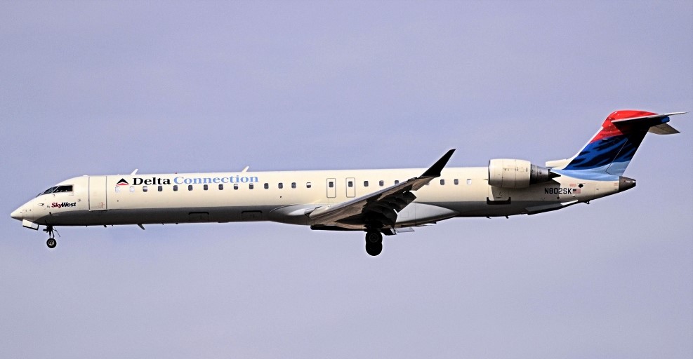 N802SK/N802SK Delta Connection Bombardier CRJ-900 Airframe Information - AVSpotters.com