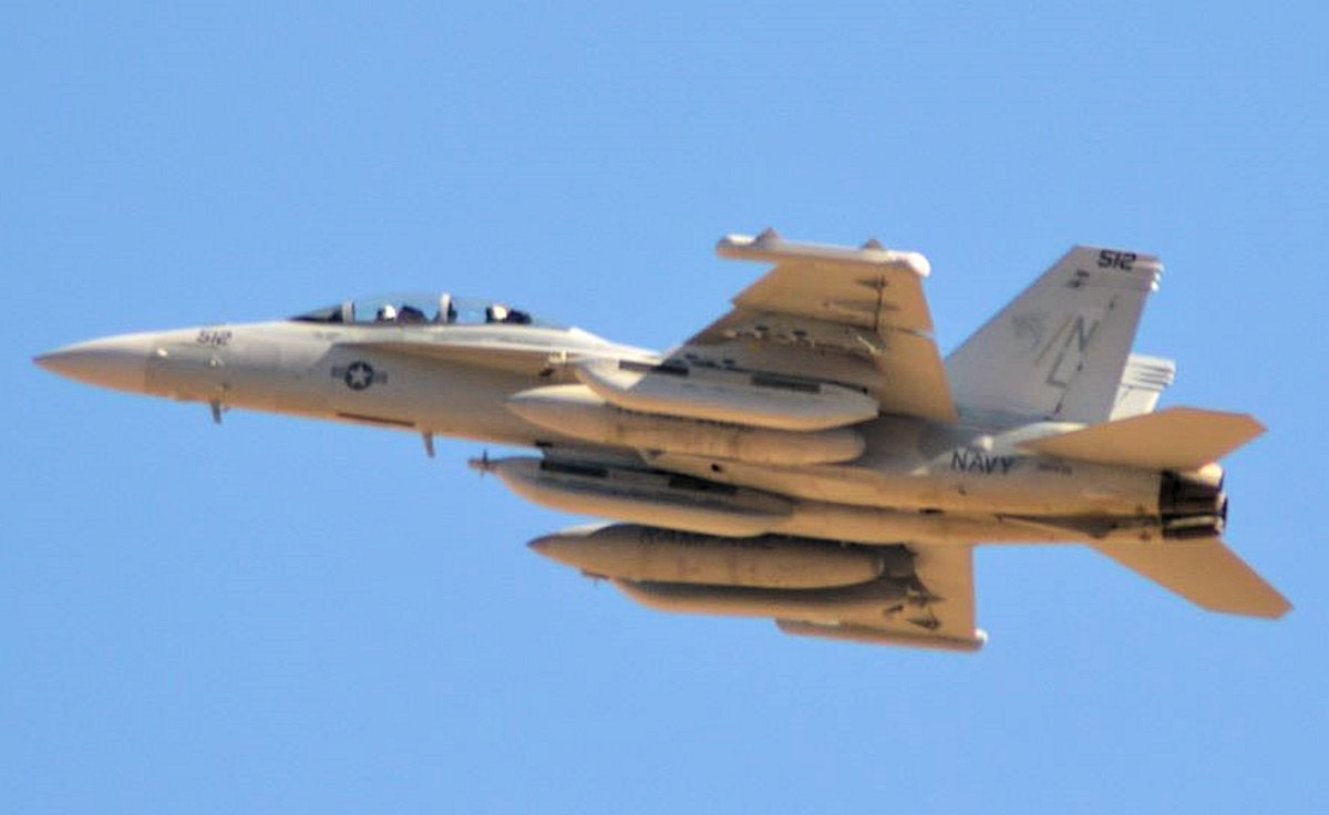 166936/166936 USN - United States Navy McDonnell-Douglas EA-18G Growler Photo by Warthog1 - AVSpotters.com