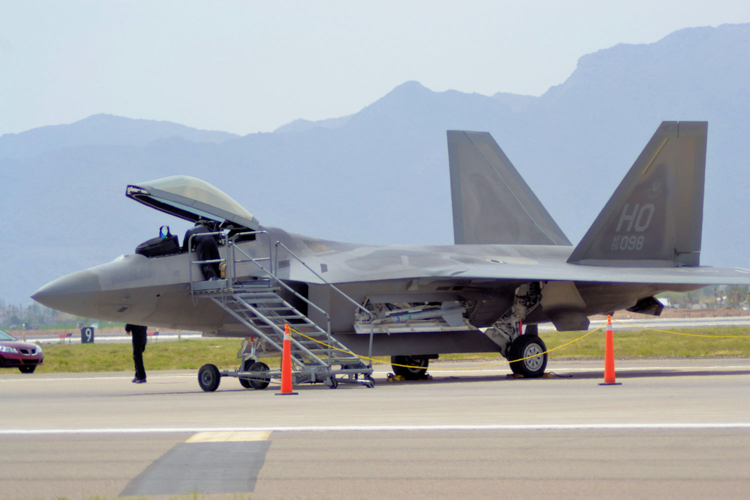 05-4098/054098 USAF - United States Air Force Lockheed Martin F-22A Raptor Photo by Warthog1 - AVSpotters.com