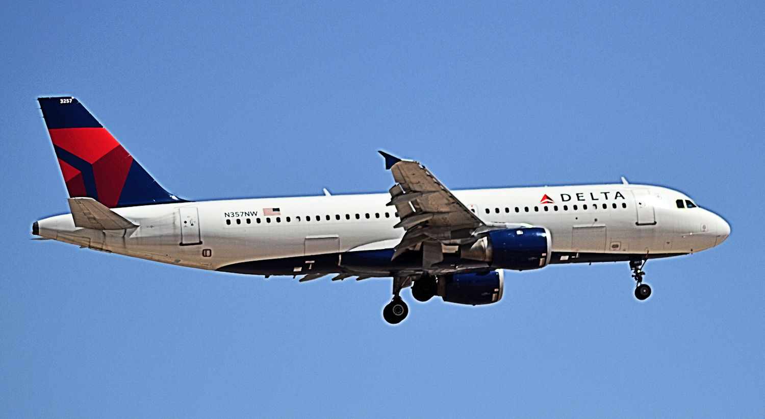 N357NW/N357NW Delta Air Lines Airbus A320-212 Photo by Warthog1 - AVSpotters.com