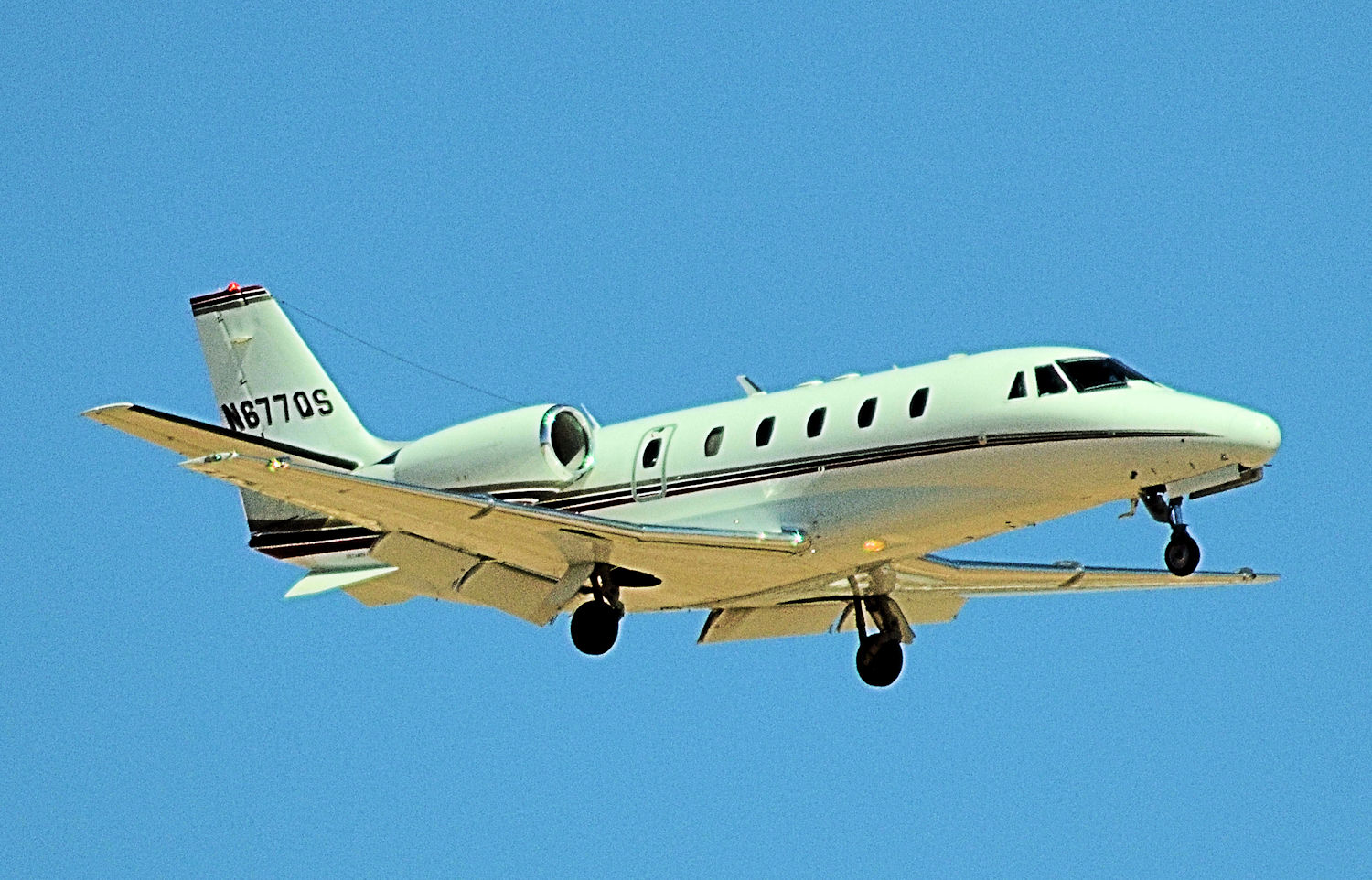 N677QS/N677QS Corporate Cessna 560XL Citation Excel Photo by Warthog1 - AVSpotters.com