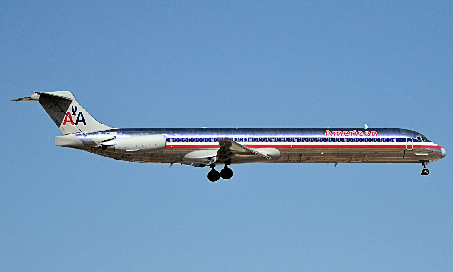 N972TW/N972TW American Airlines McDonnell-Douglas MD-83 Photo by Warthog1 - AVSpotters.com
