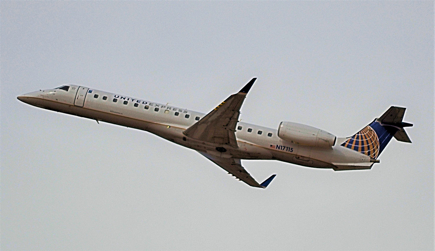 N17115/N17115 United Express Embraer ERJ-145XR Photo by Warthog1 - AVSpotters.com