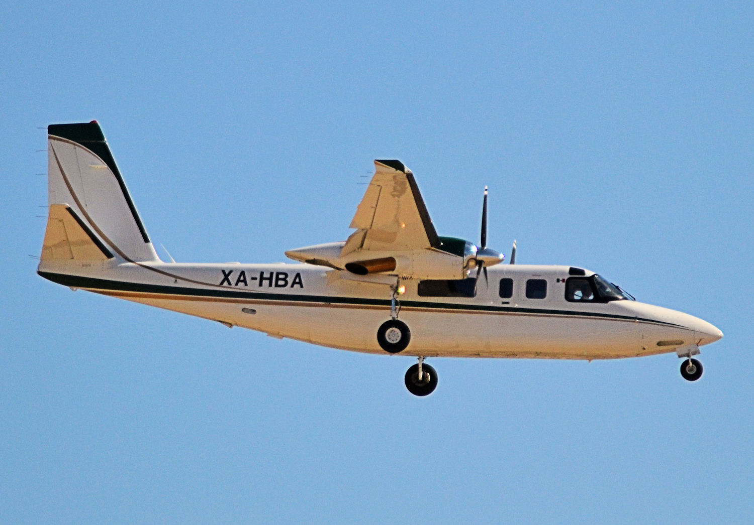 XA-HBA/XAHBA Corporate Aero Commander Turbo Commander Airframe Information - AVSpotters.com